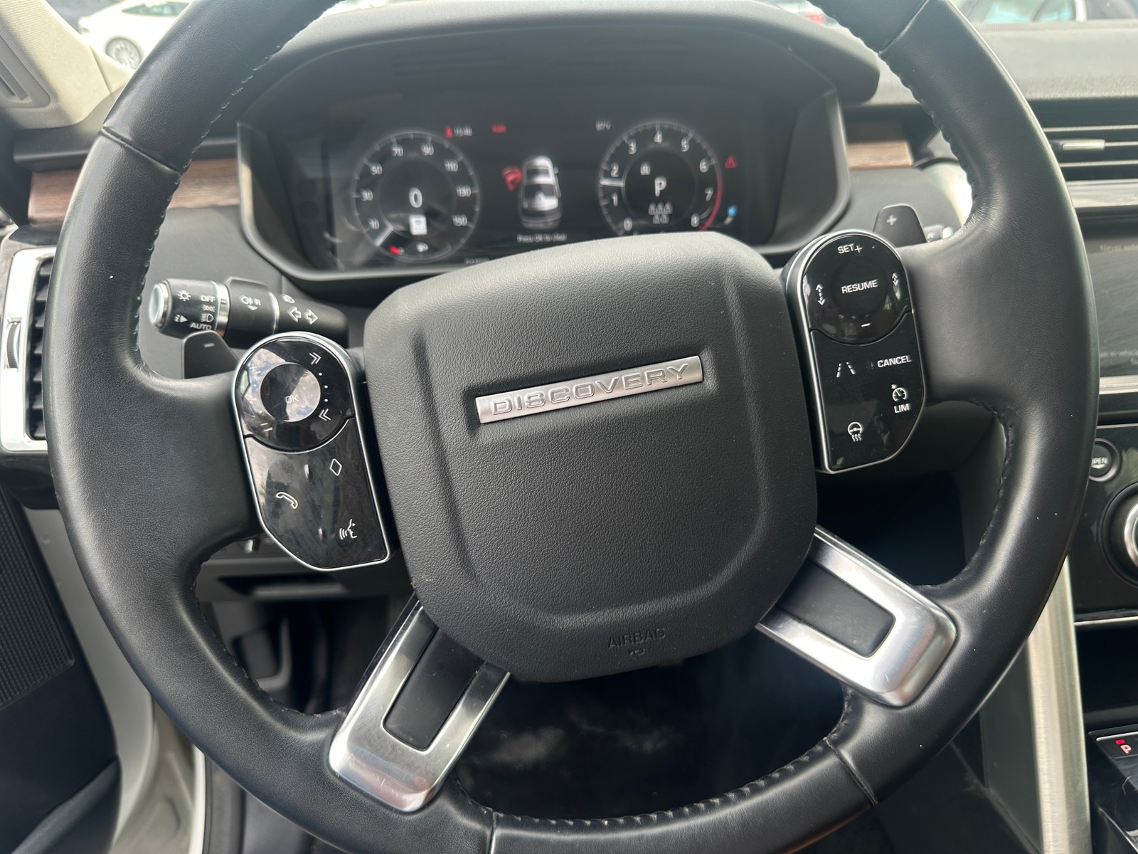 Thumbnail: 2019 Land Rover Discovery - 4