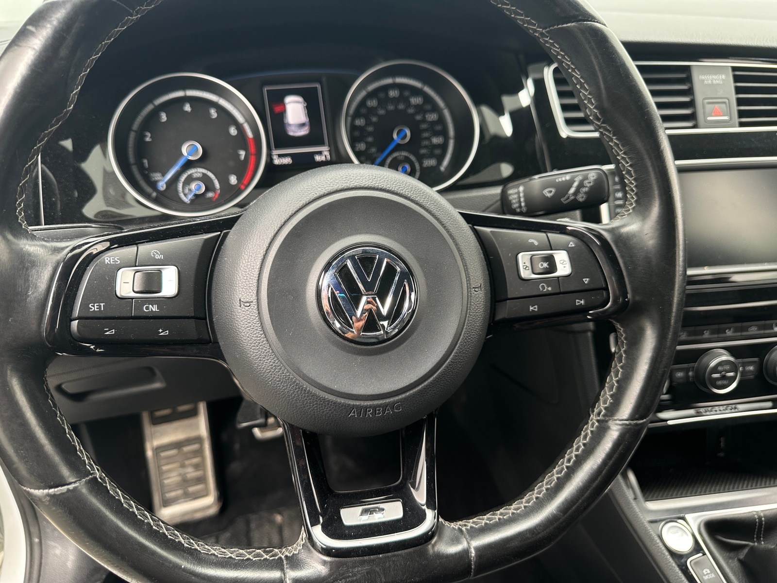 Thumbnail: 2016 Volkswagen Golf - 4