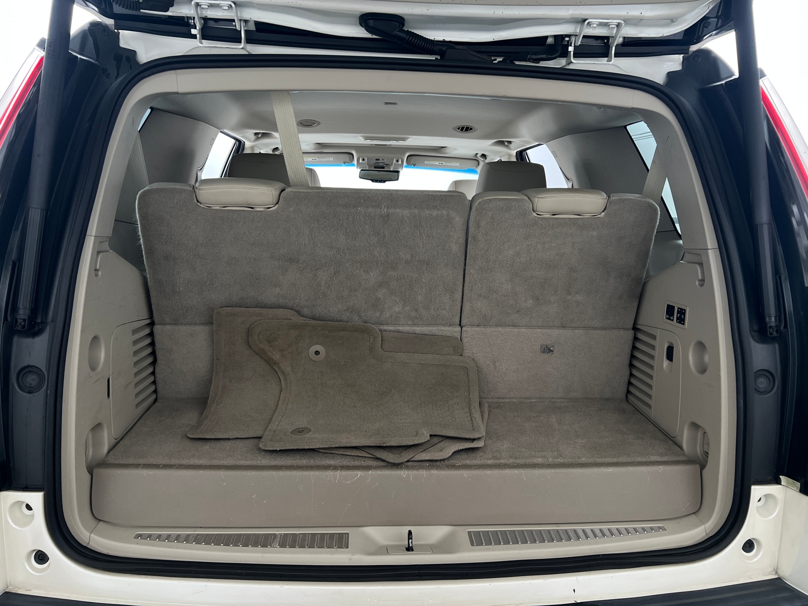 Thumbnail: 2015 Cadillac Escalade - 6