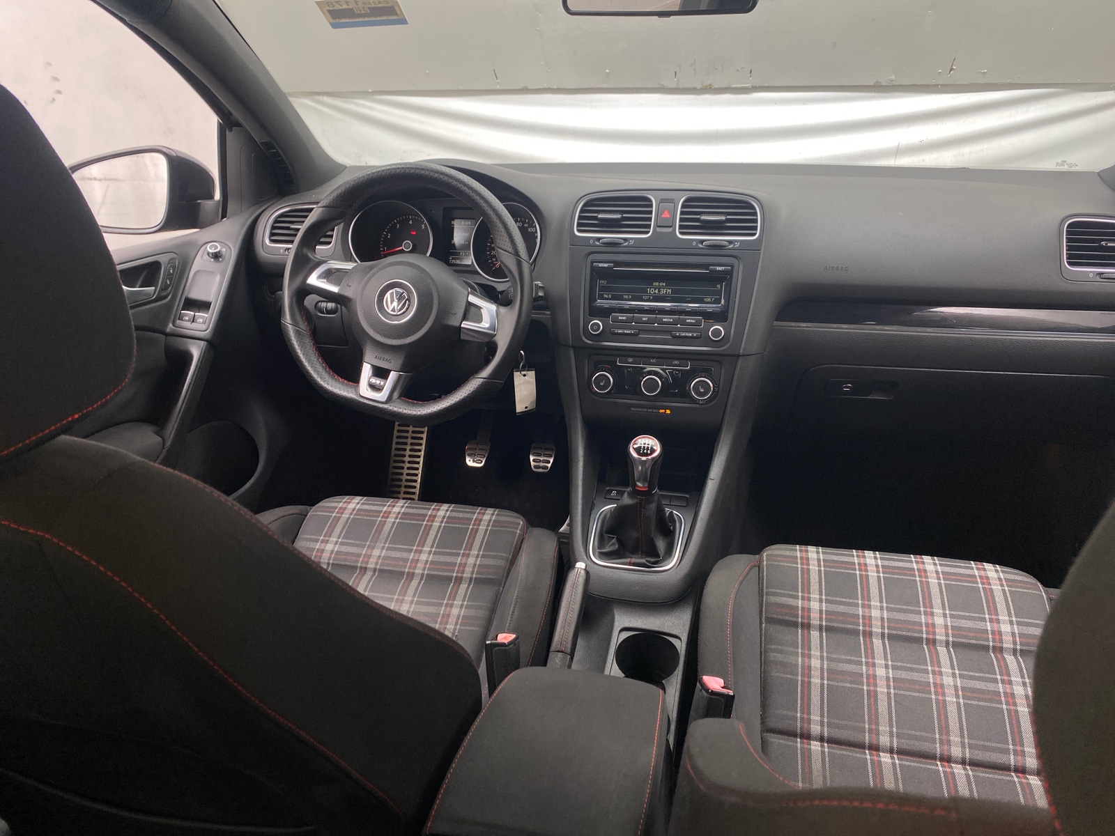 Thumbnail: 2013 Volkswagen Golf - 3