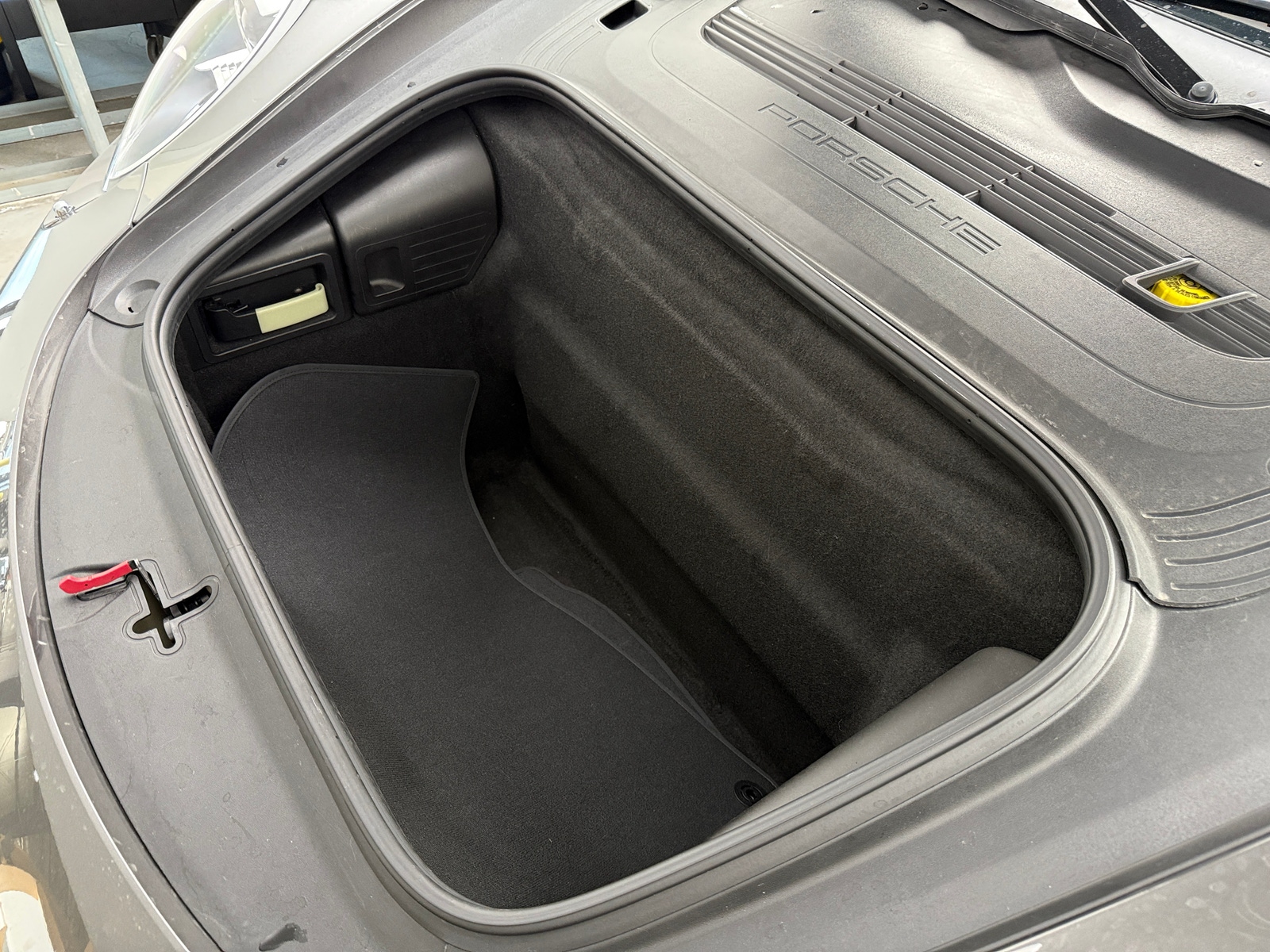 Thumbnail: 2015 Porsche 911 - 4