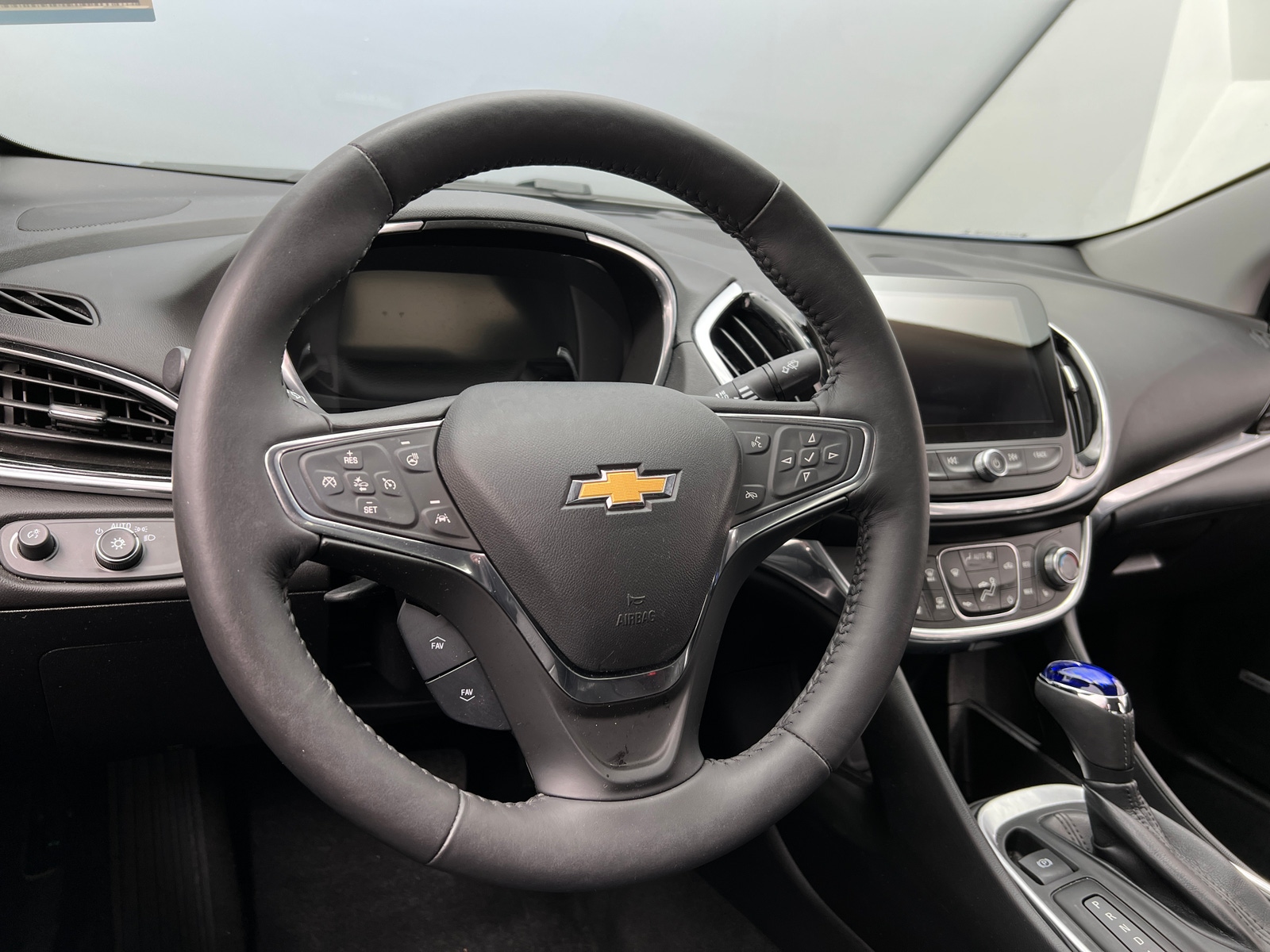 Thumbnail: 2017 Chevrolet Volt - 4