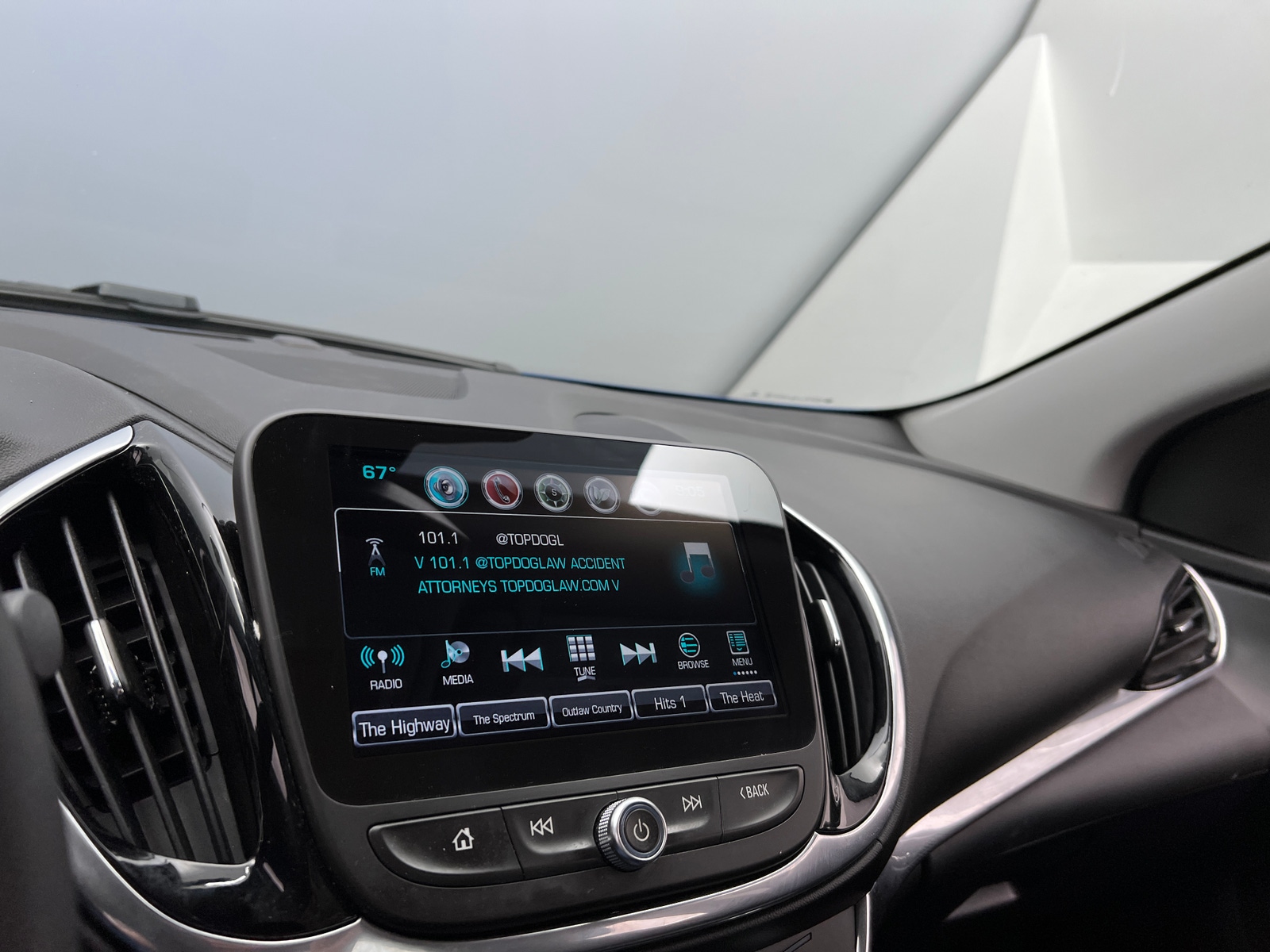 Thumbnail: 2017 Chevrolet Volt - 3