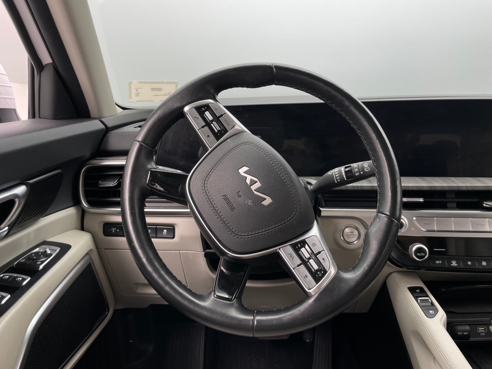 Thumbnail: 2023 Kia Telluride - 4
