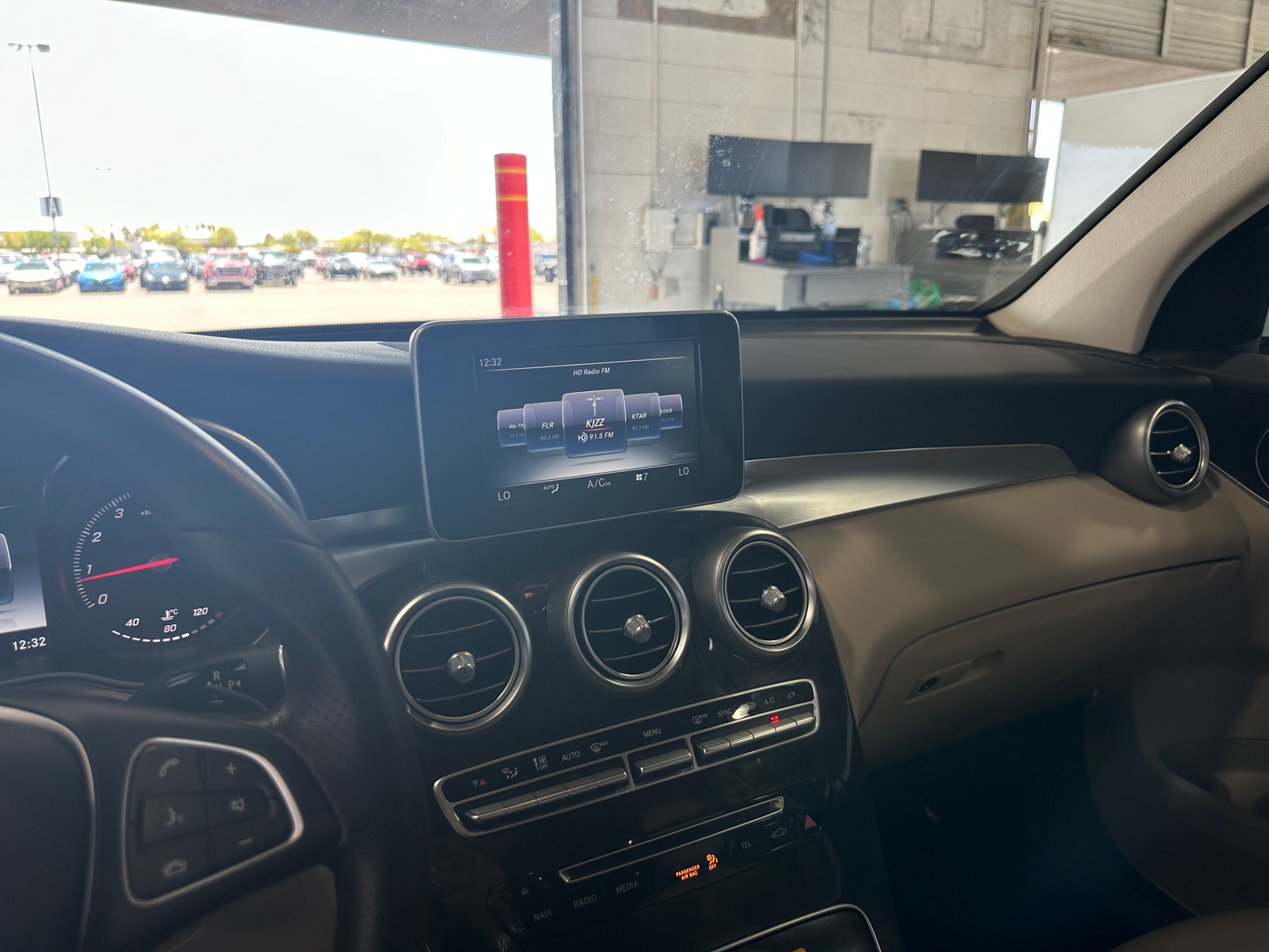 Thumbnail: 2017 Mercedes-Benz GLC - 3