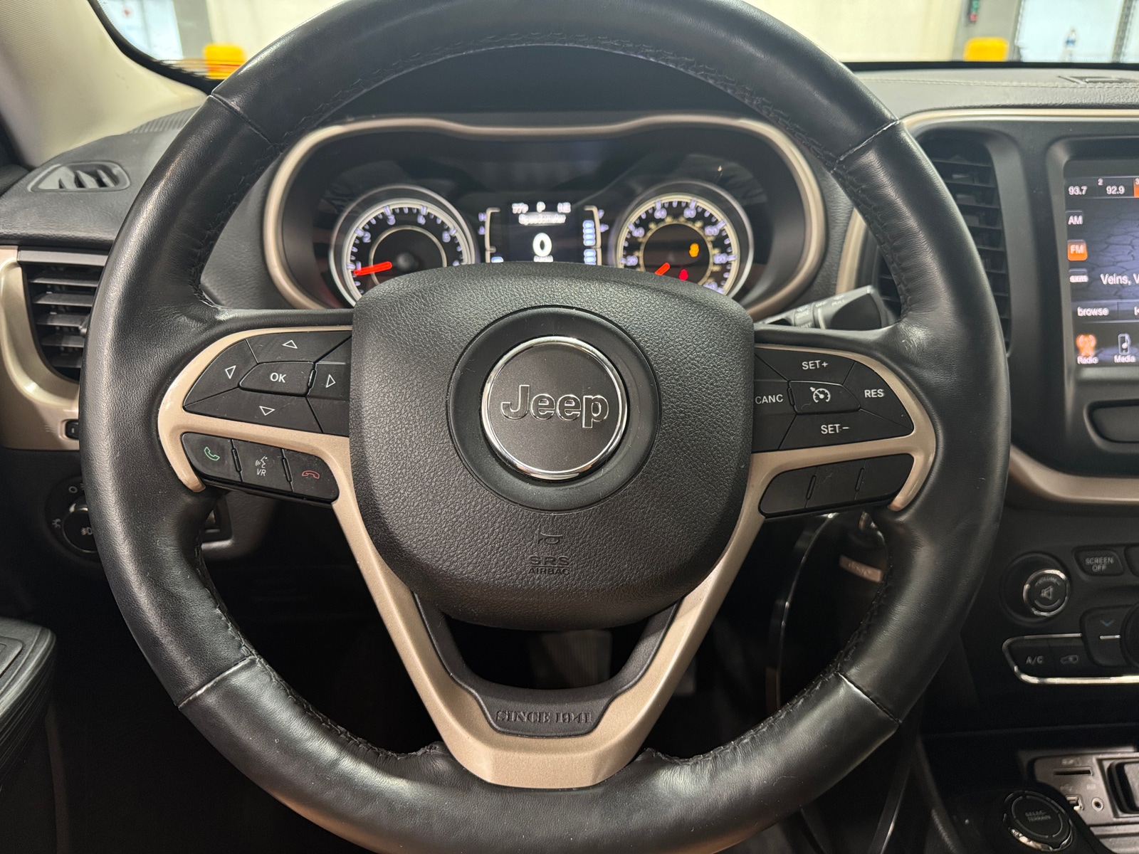 Thumbnail: 2015 Jeep Cherokee - 5