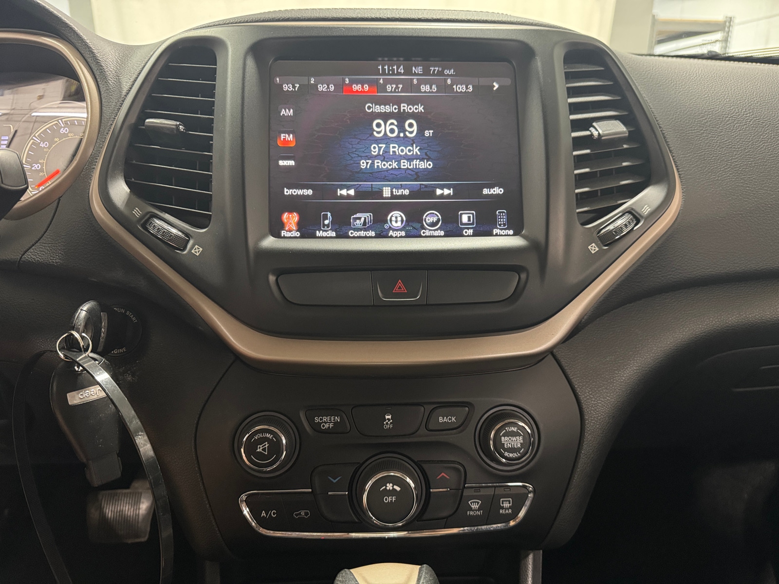 Thumbnail: 2015 Jeep Cherokee - 4