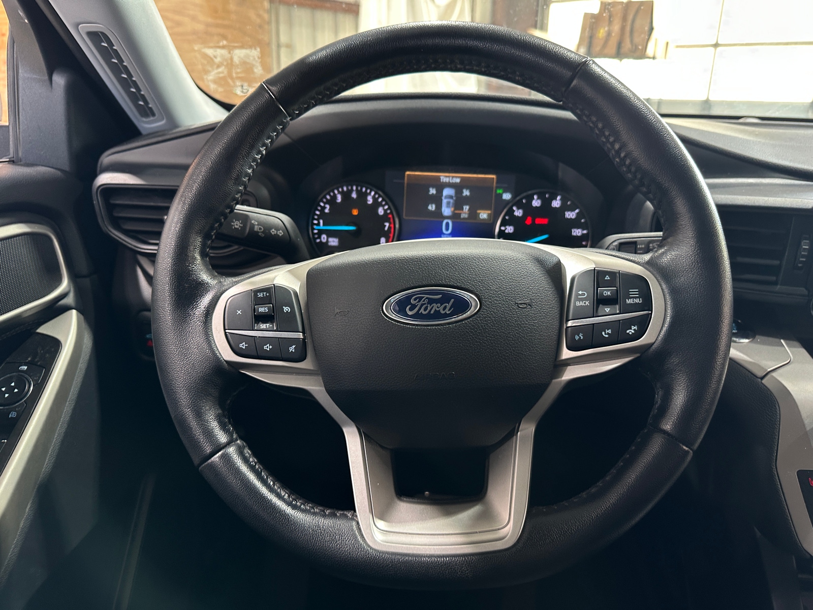 Thumbnail: 2021 Ford Explorer - 5