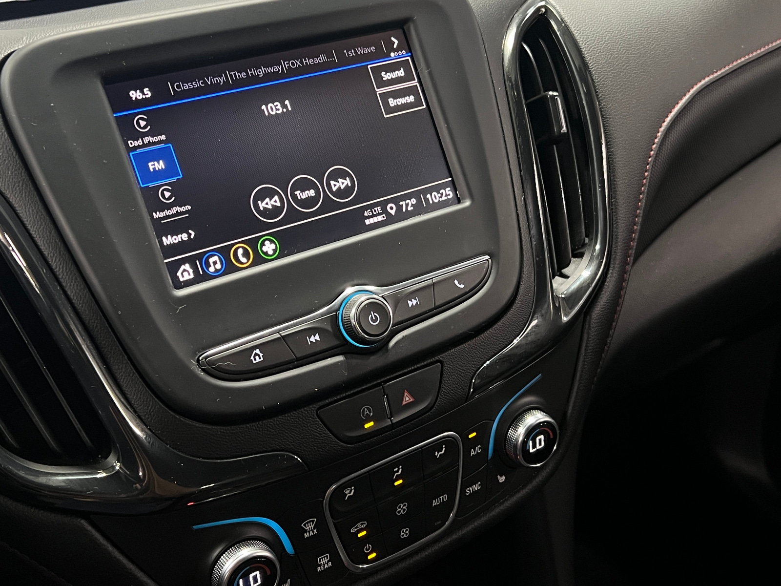 Thumbnail: 2022 Chevrolet Equinox - 4