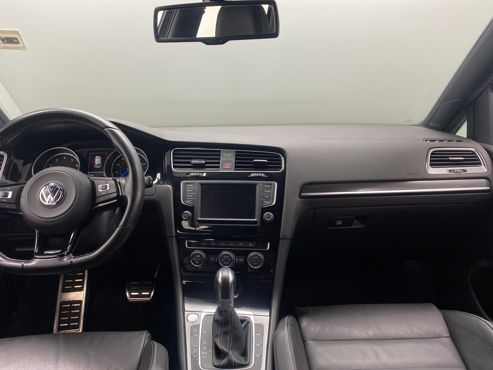 Thumbnail: 2016 Volkswagen Golf - 2