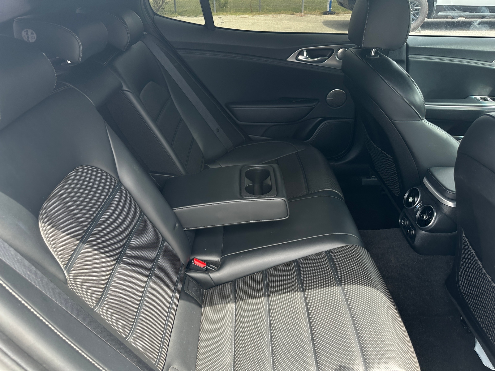 Thumbnail: 2018 Kia Stinger - 5