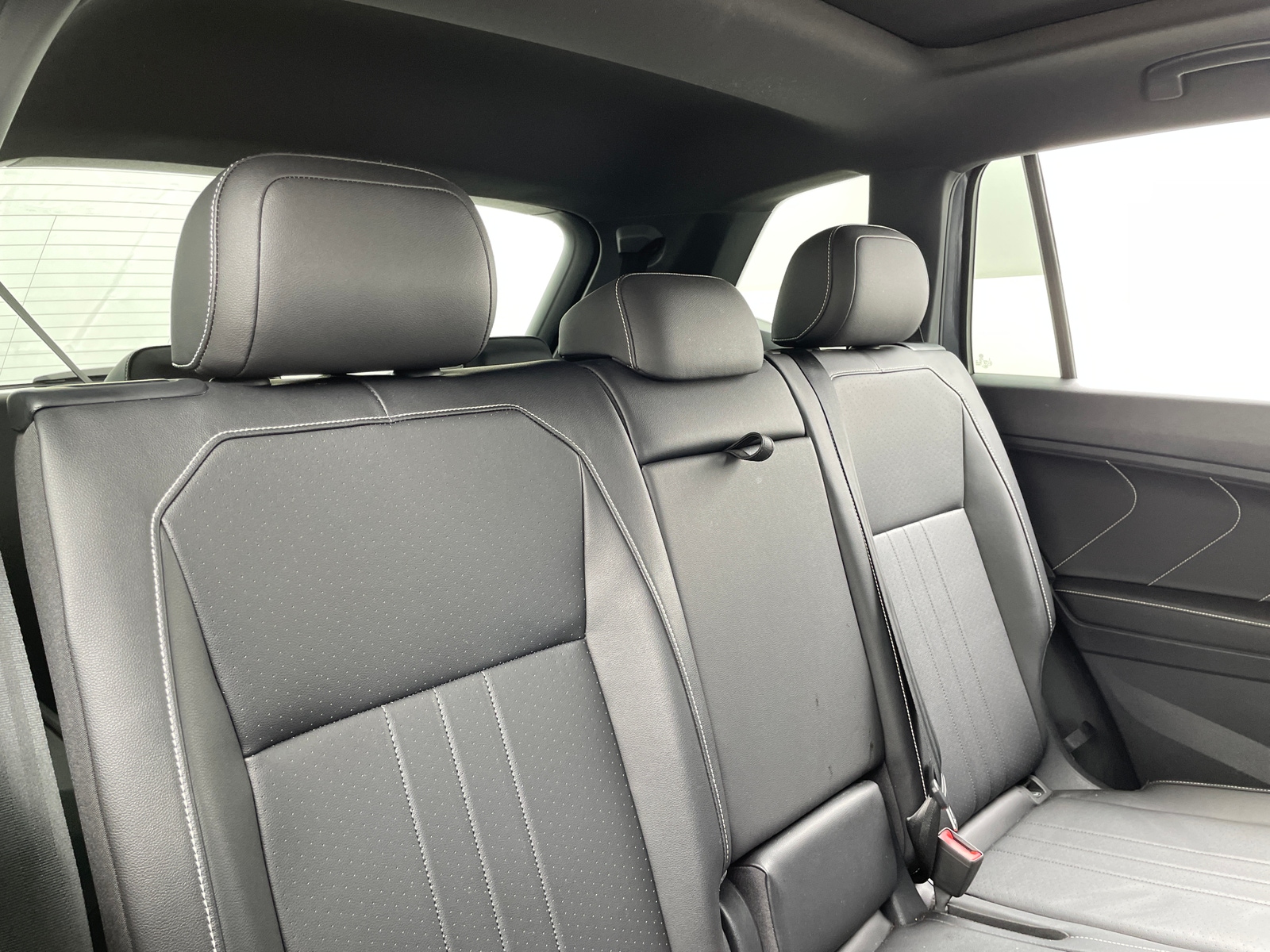 Thumbnail: 2022 Volkswagen Tiguan - 5