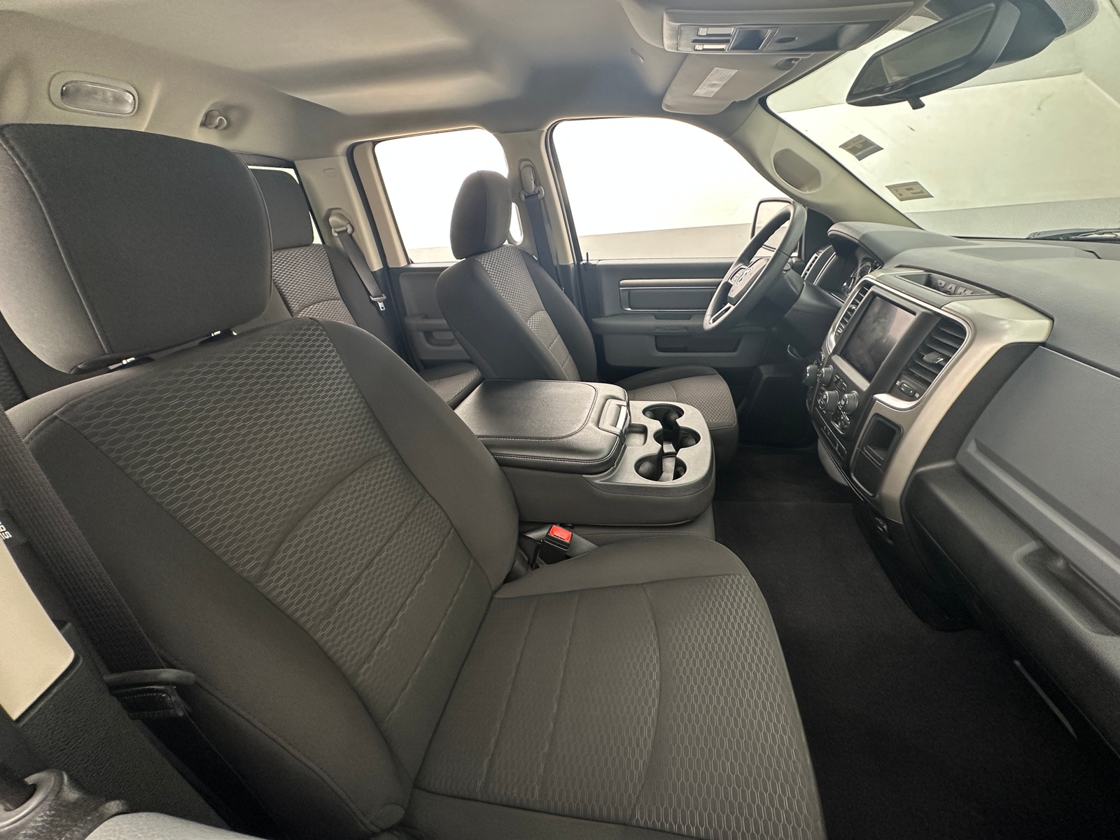 Thumbnail: 2020 RAM 1500 Classic - 2