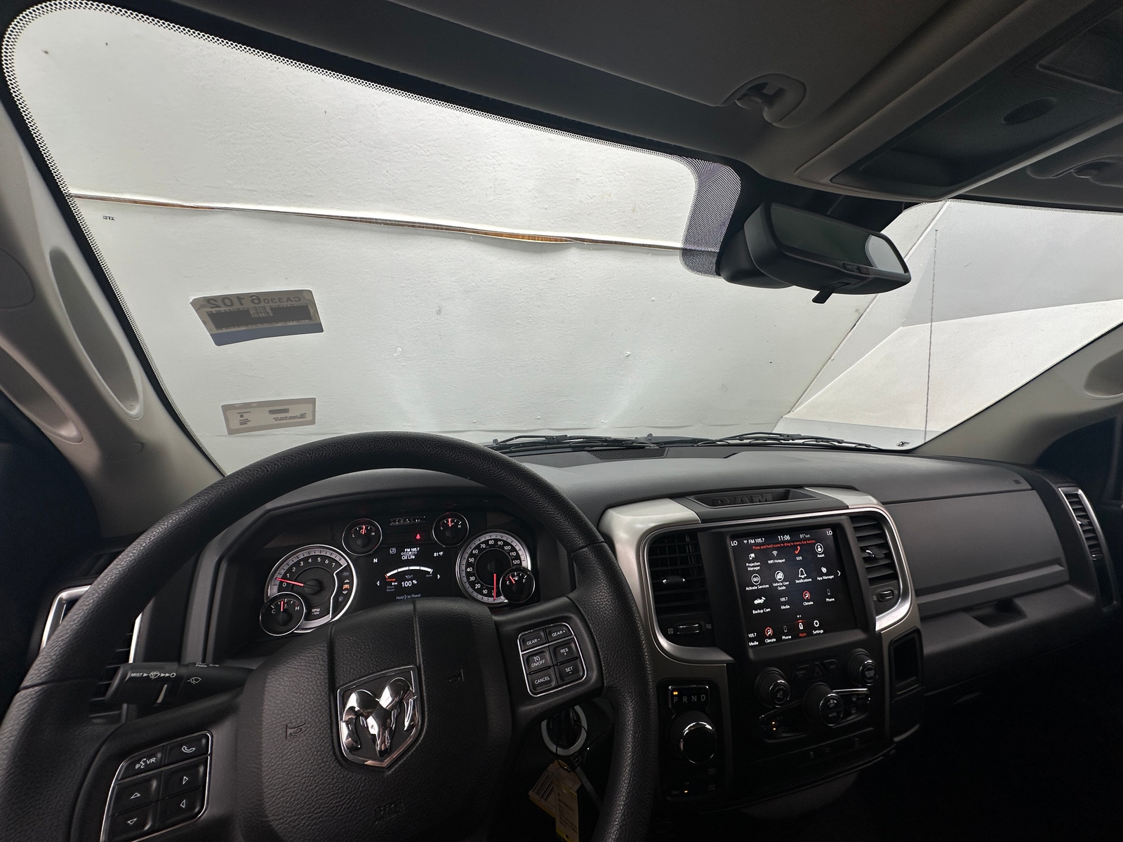 Thumbnail: 2020 RAM 1500 Classic - 3