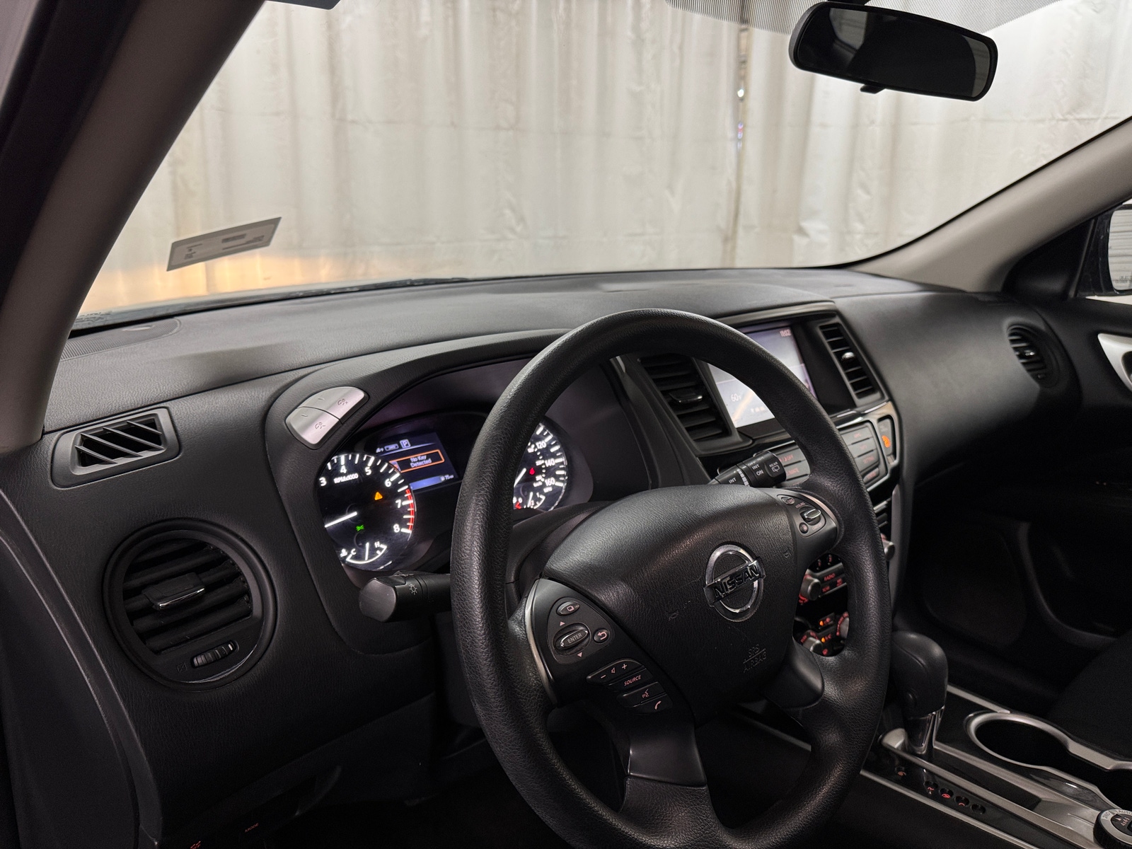 Thumbnail: 2017 Nissan Pathfinder - 3