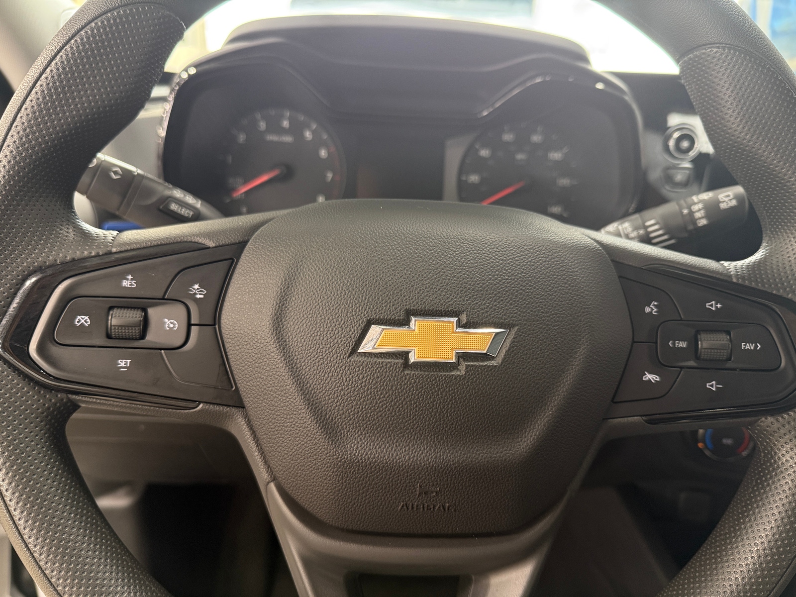 Thumbnail: 2025 Chevrolet Trax - 5