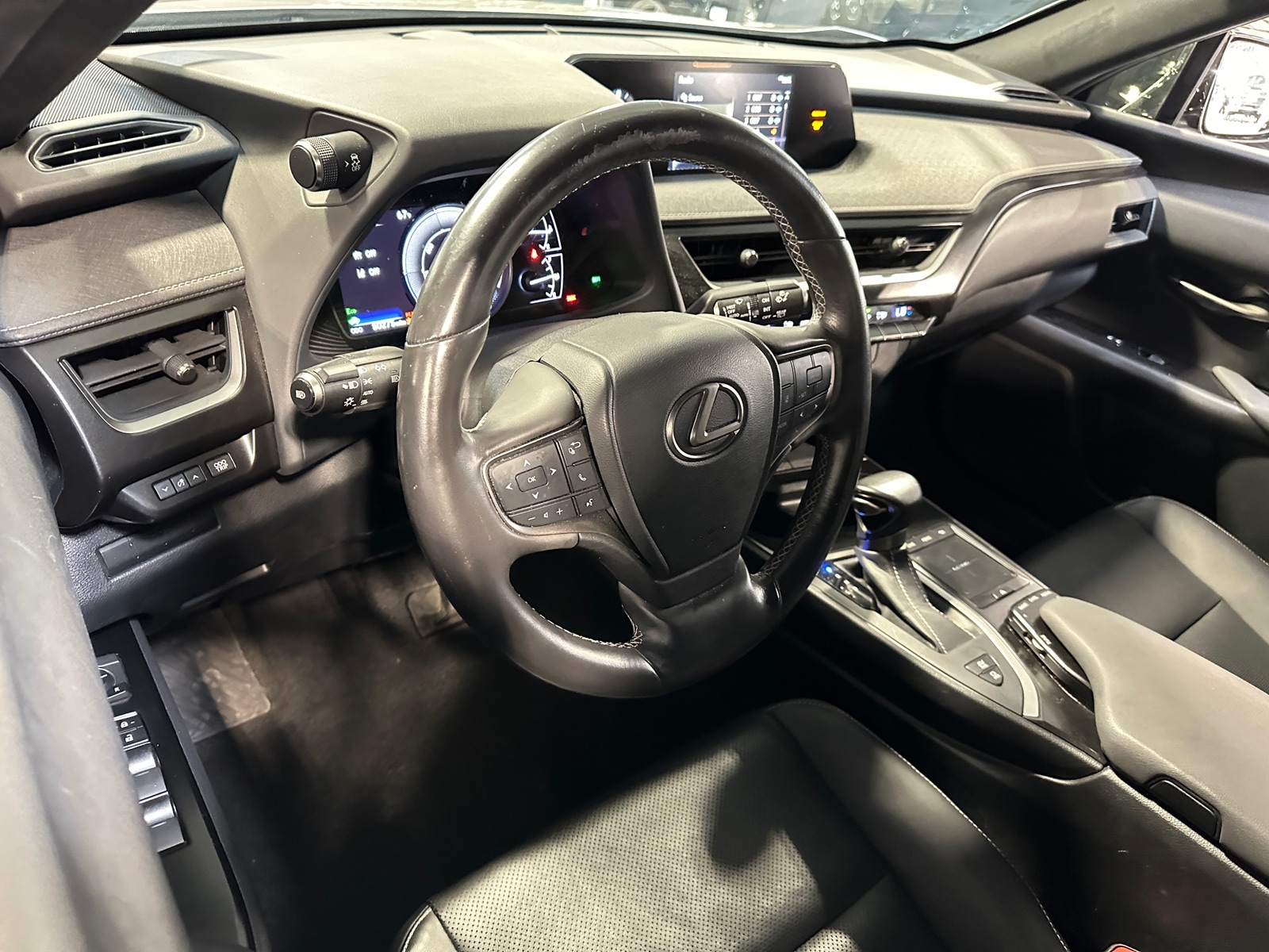 Thumbnail: 2019 Lexus UX - 2