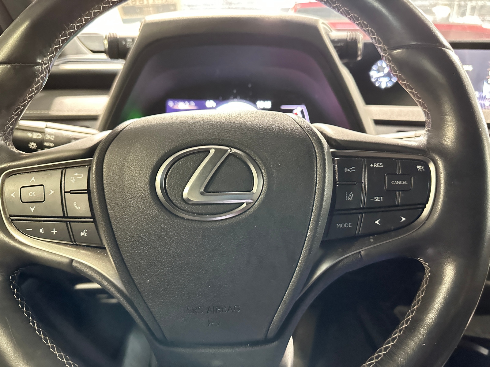 Thumbnail: 2019 Lexus UX - 4