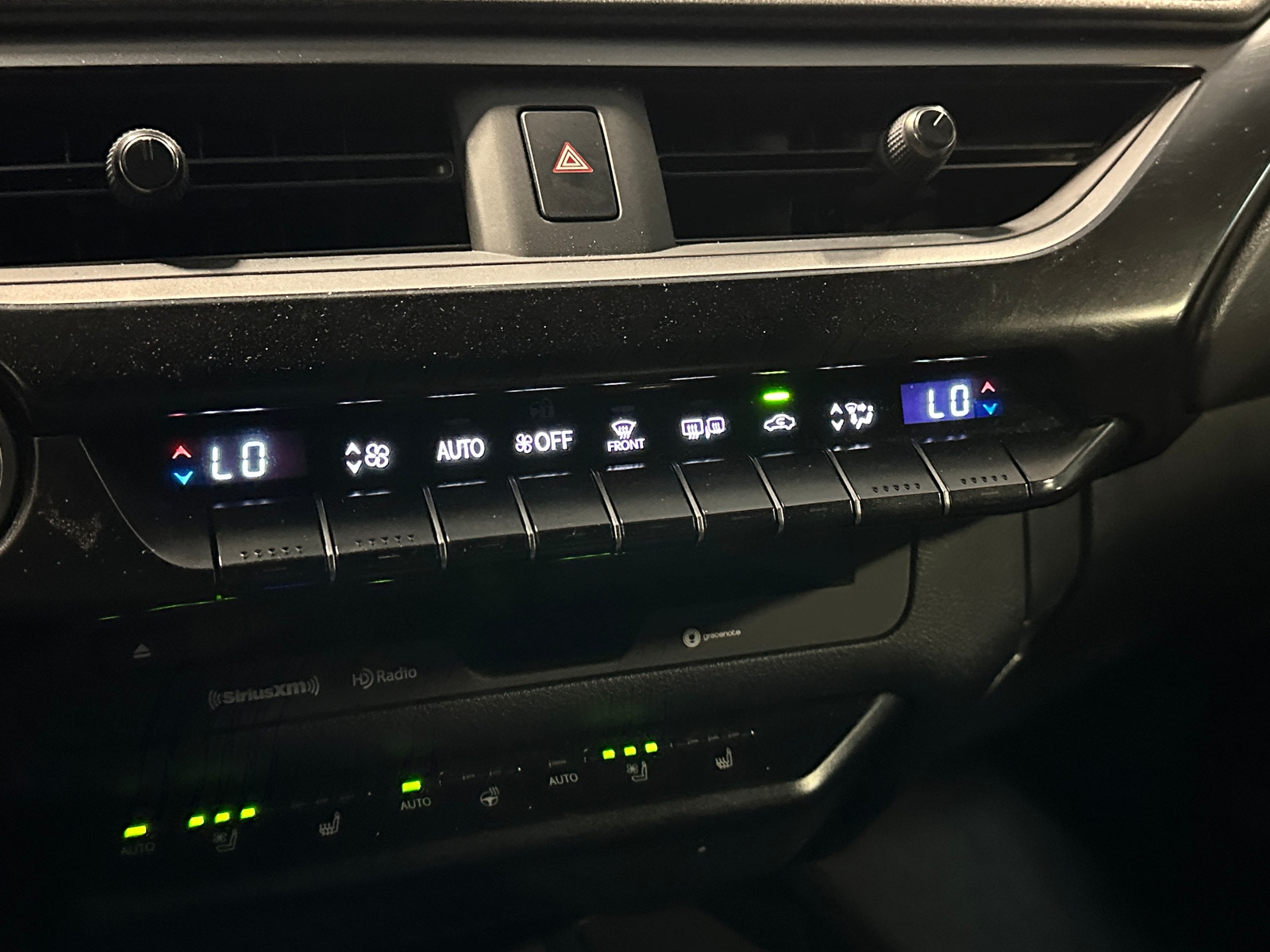 Thumbnail: 2019 Lexus UX - 3