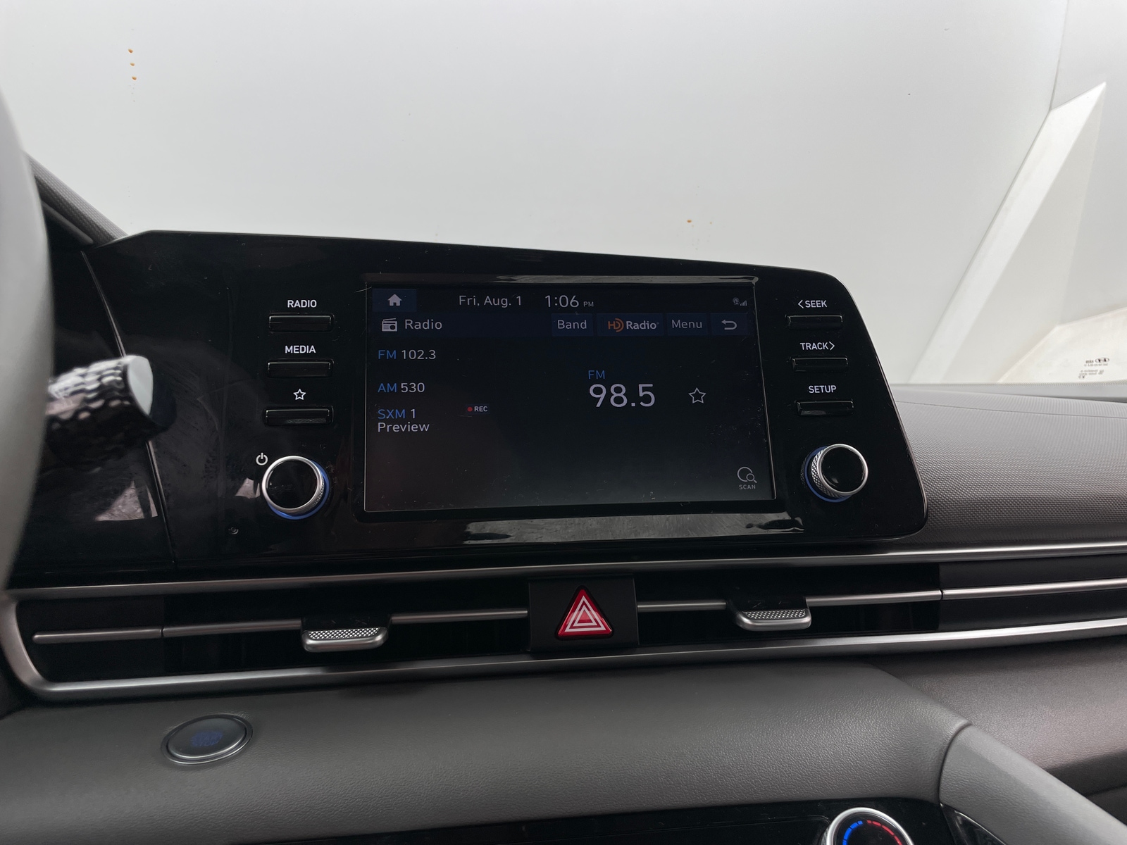 Thumbnail: 2022 Hyundai Elantra - 4