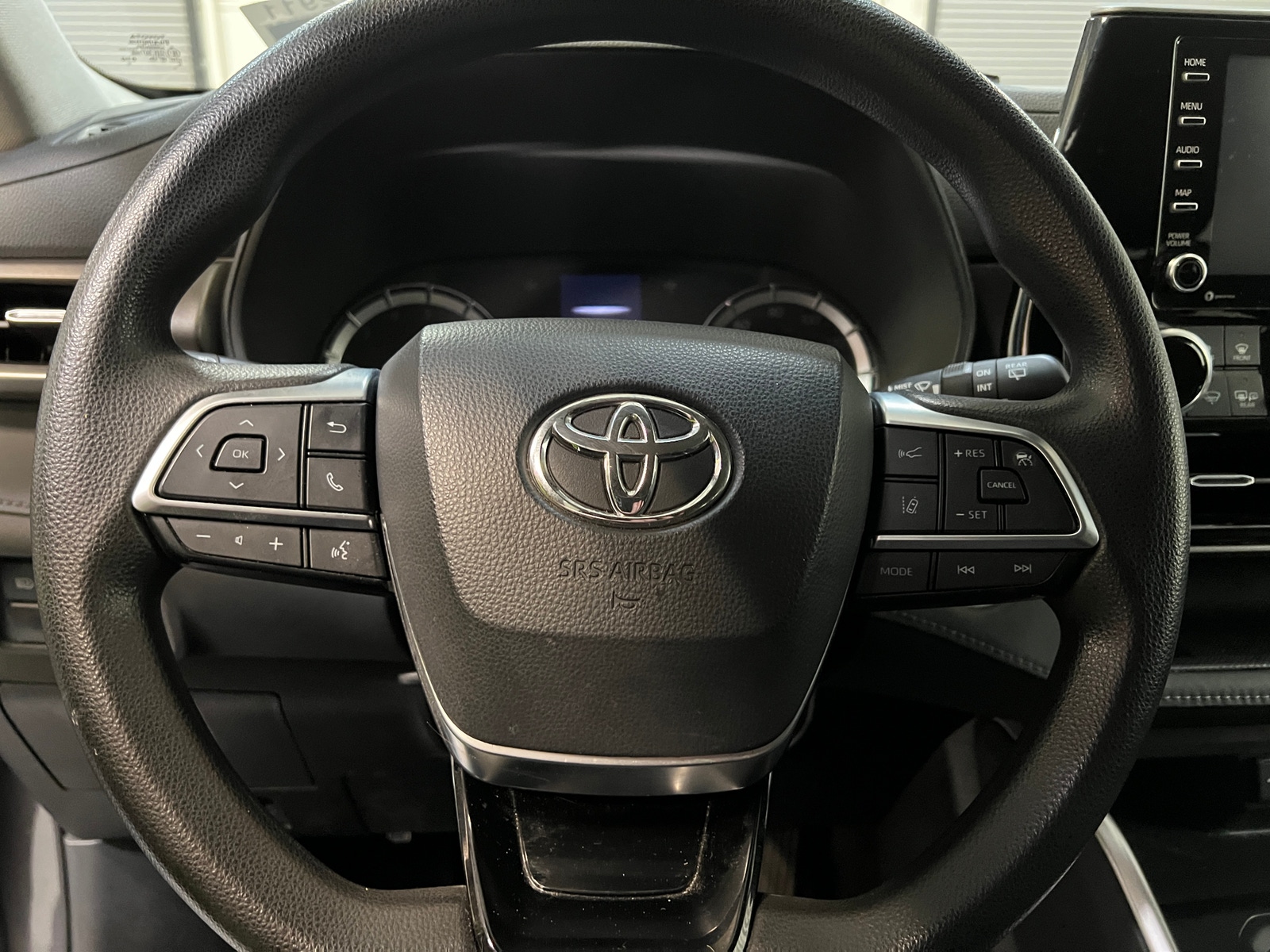 Thumbnail: 2021 Toyota Highlander - 5