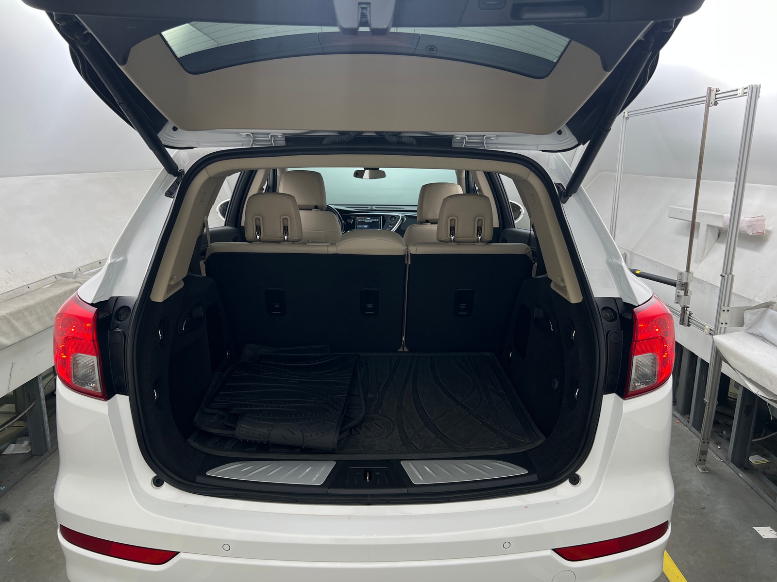 Thumbnail: 2017 Buick Envision - 6