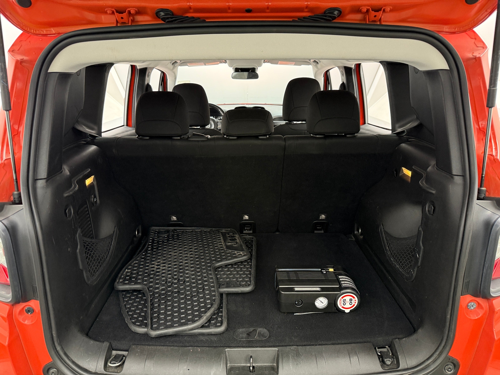 Thumbnail: 2017 Jeep Renegade - 7