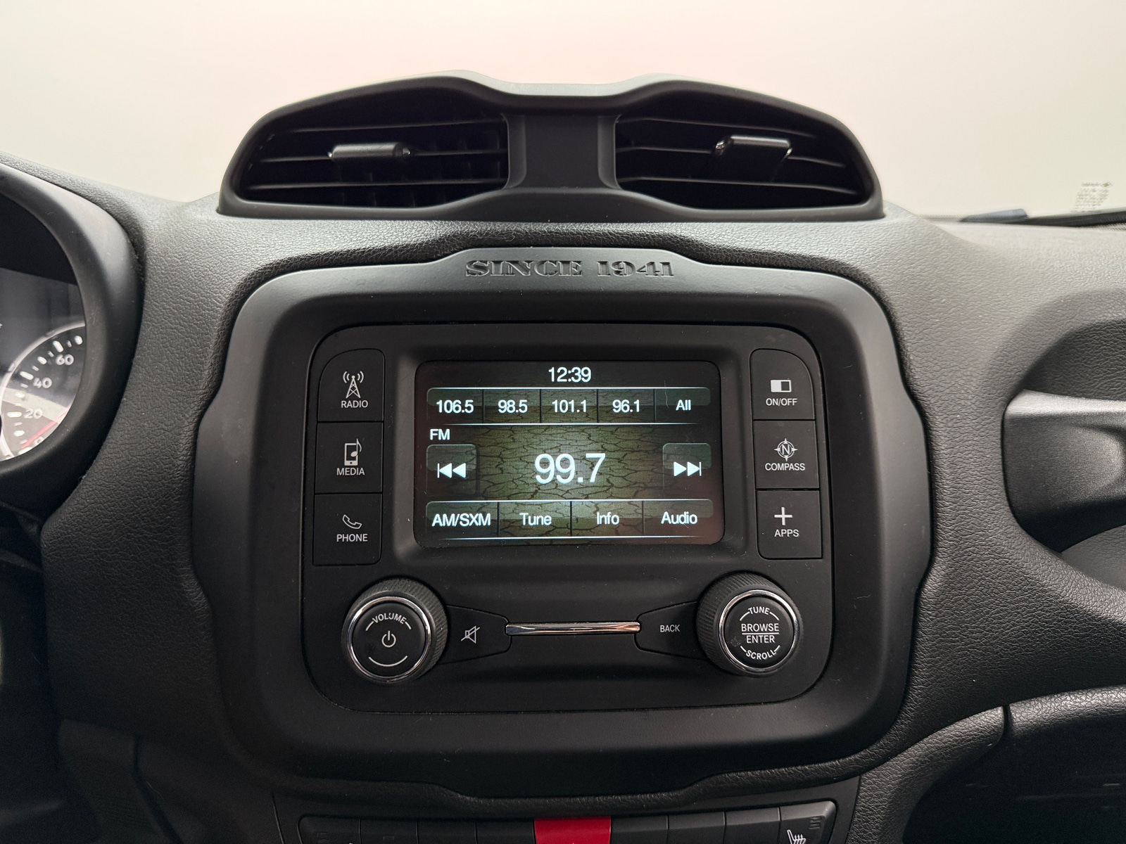 Thumbnail: 2017 Jeep Renegade - 4
