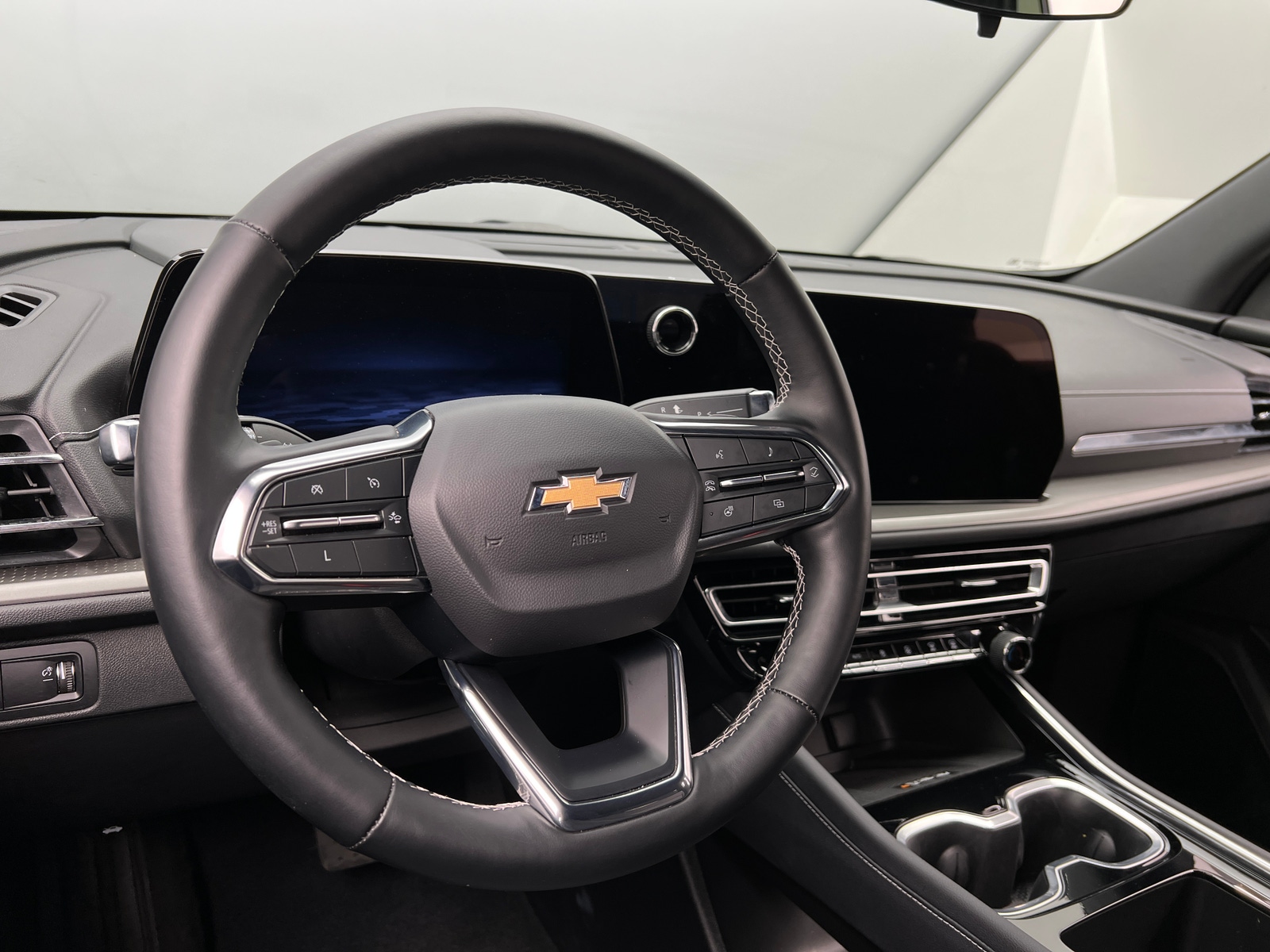 Thumbnail: 2025 Chevrolet Traverse - 5