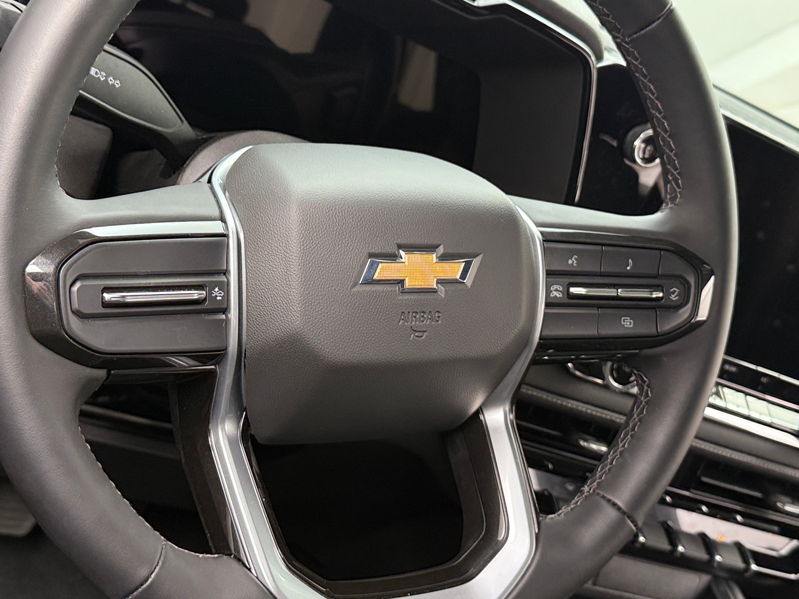 Thumbnail: 2024 Chevrolet Colorado - 5