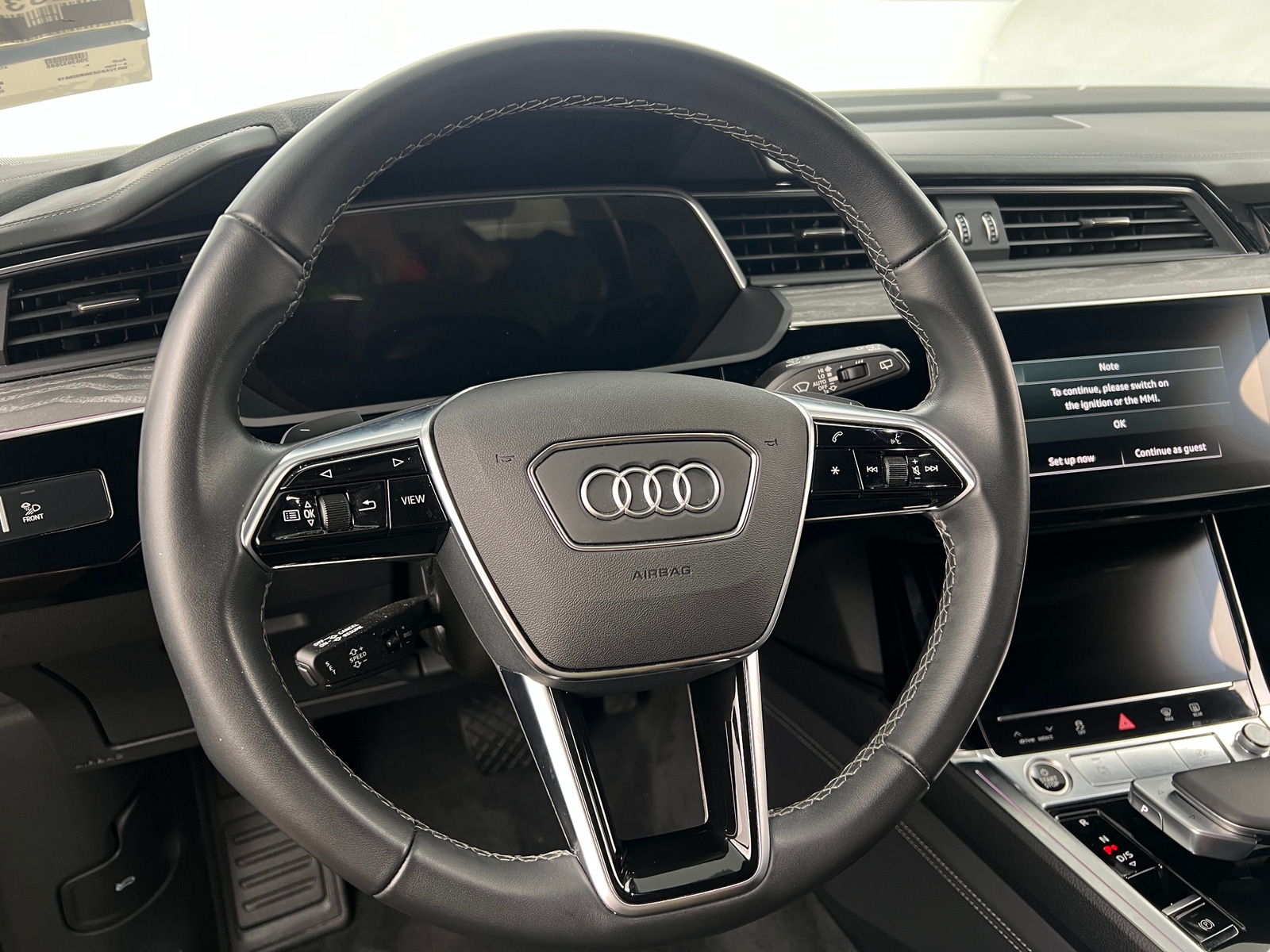 Thumbnail: 2022 Audi e-tron - 4