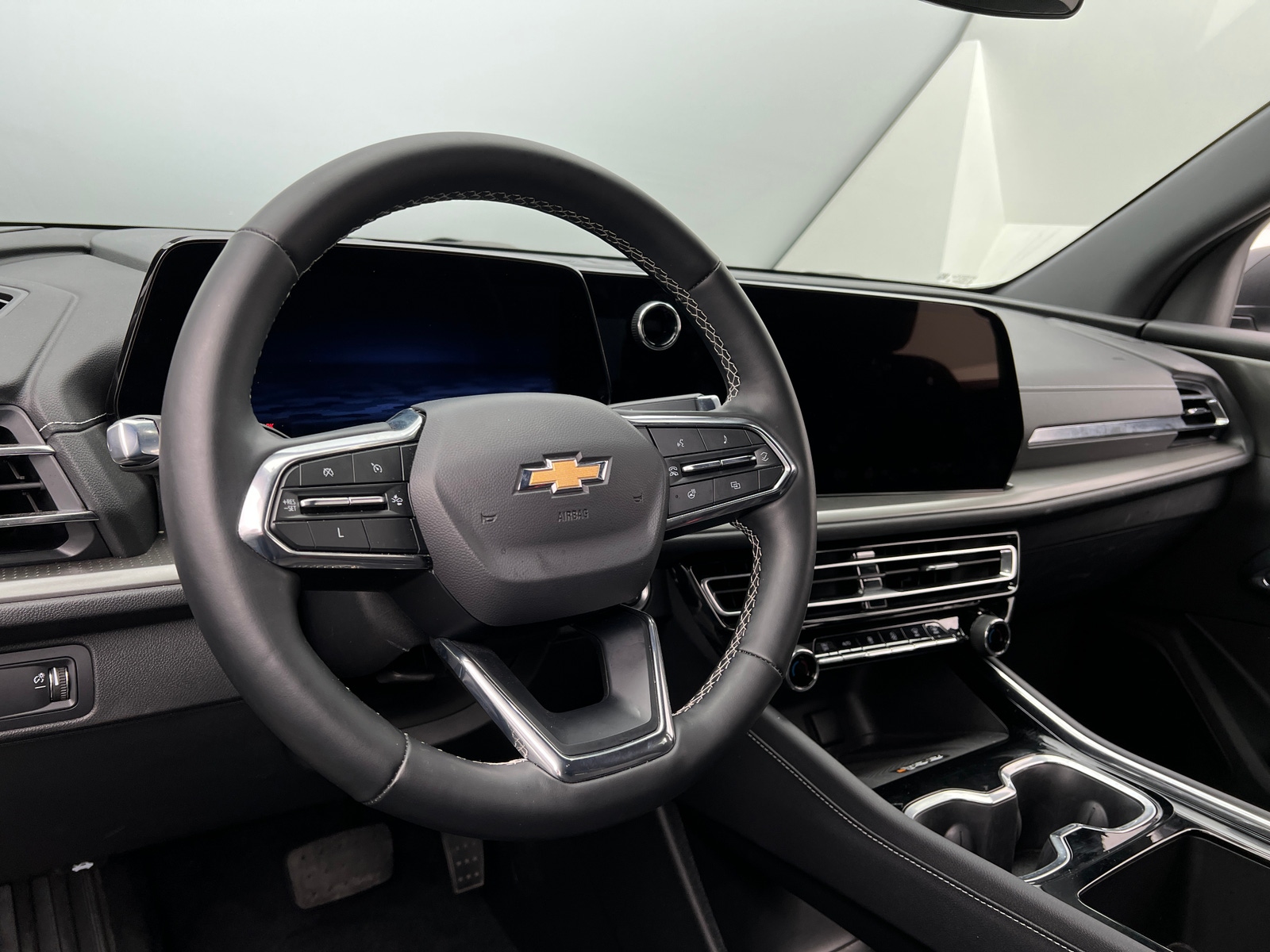 Thumbnail: 2025 Chevrolet Traverse - 5