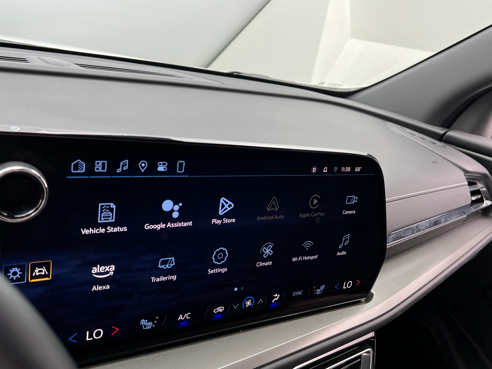 Thumbnail: 2025 Chevrolet Traverse - 4