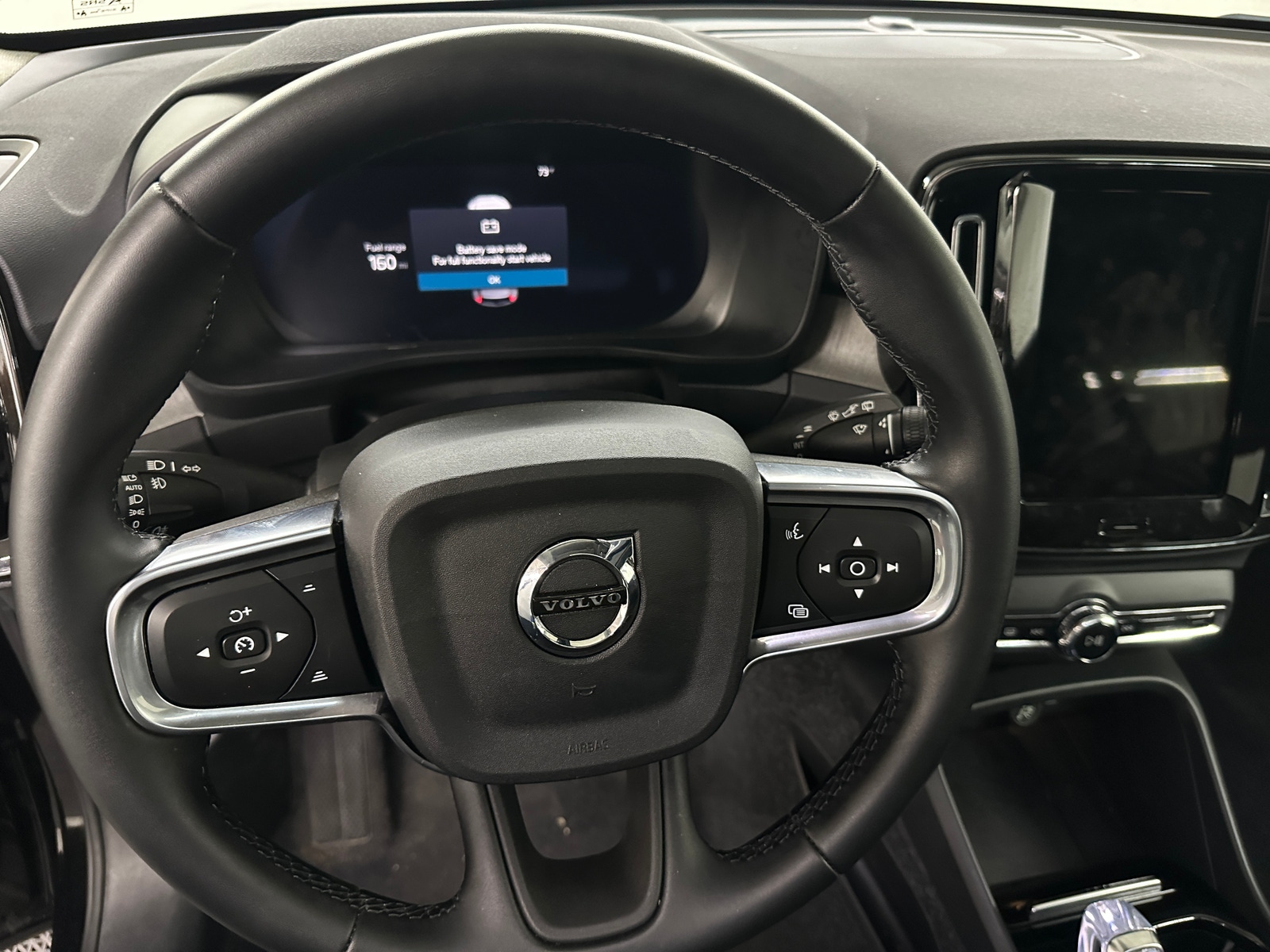 Thumbnail: 2025 Volvo XC40 - 5