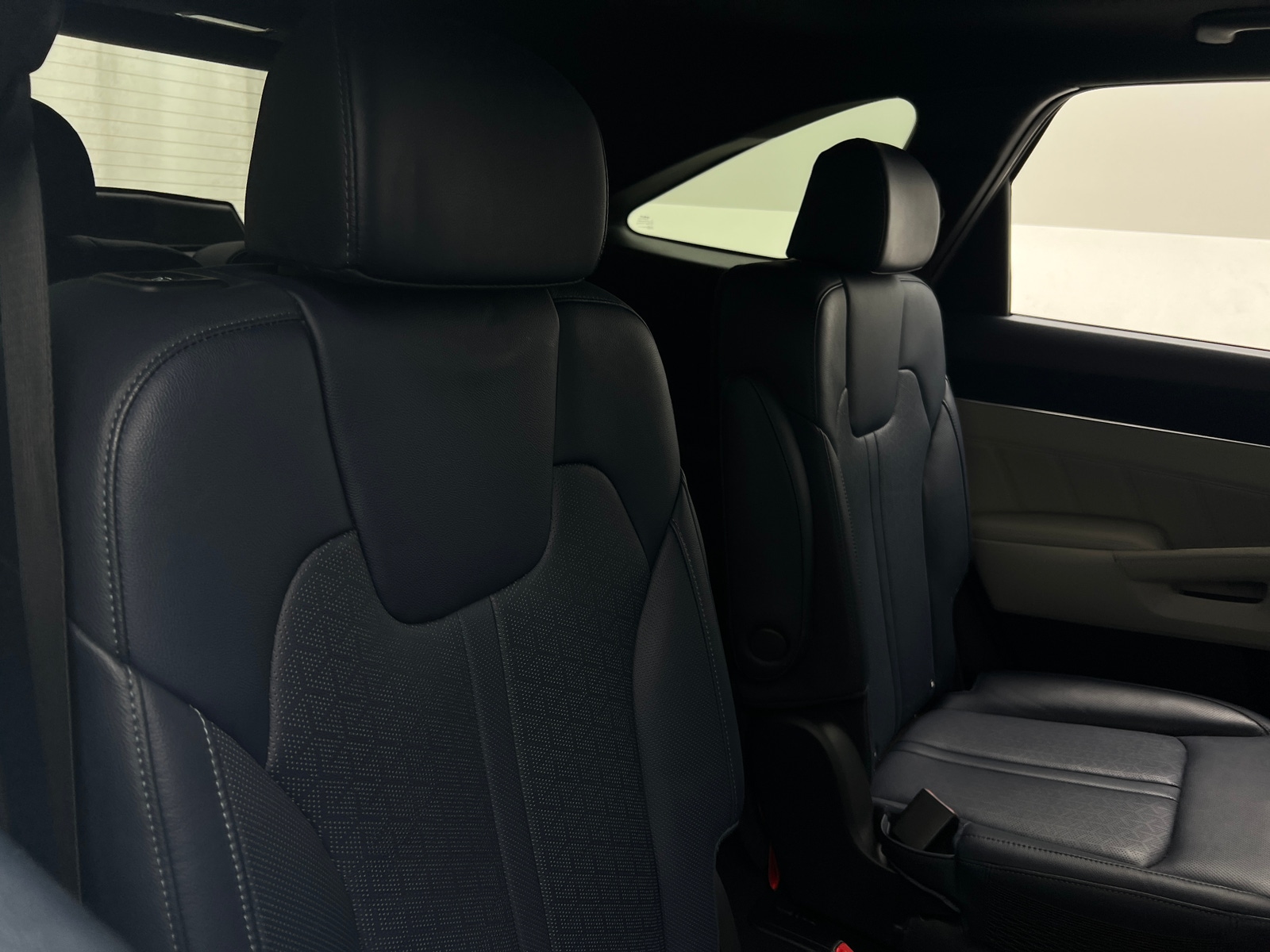 Thumbnail: 2022 Kia Sorento - 5