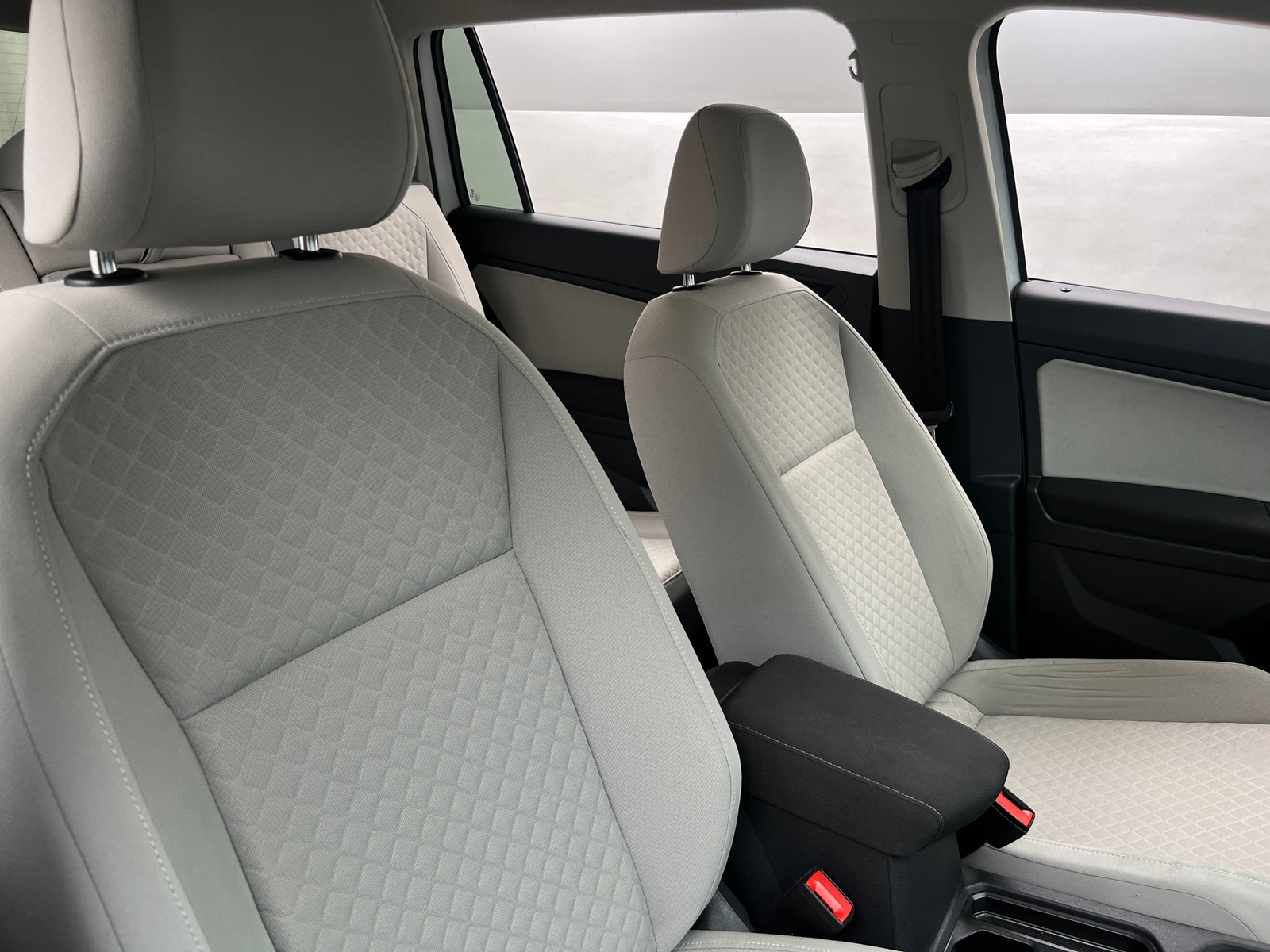 Thumbnail: 2020 Volkswagen Tiguan - 2