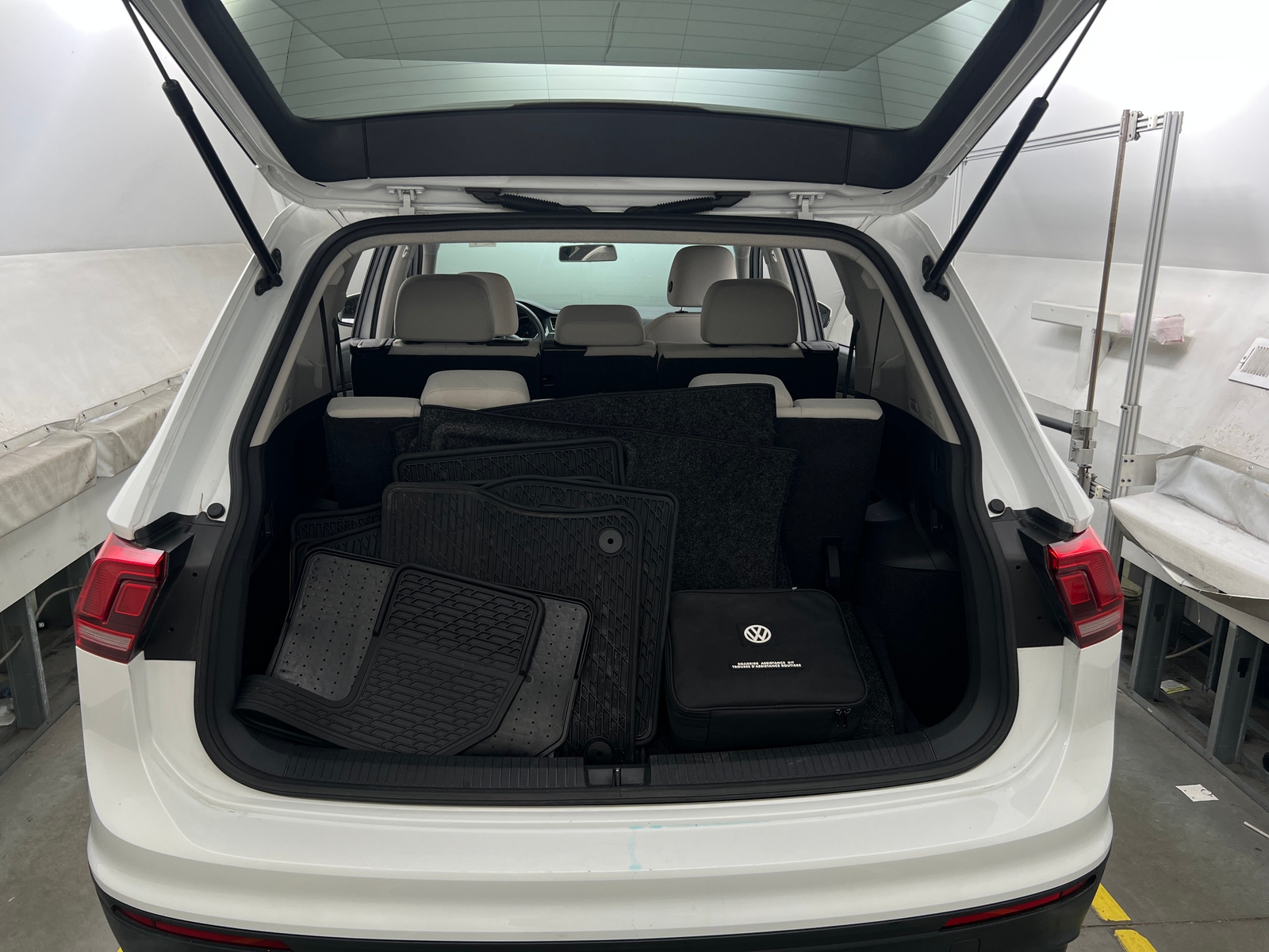 Thumbnail: 2020 Volkswagen Tiguan - 7