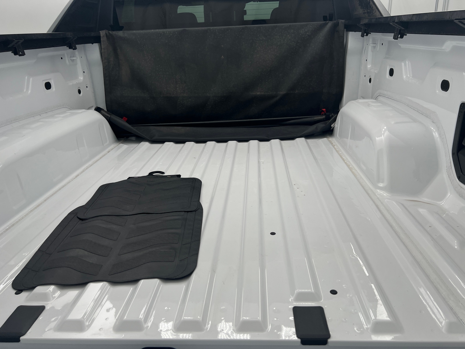 Thumbnail: 2024 Chevrolet Silverado EV - 7