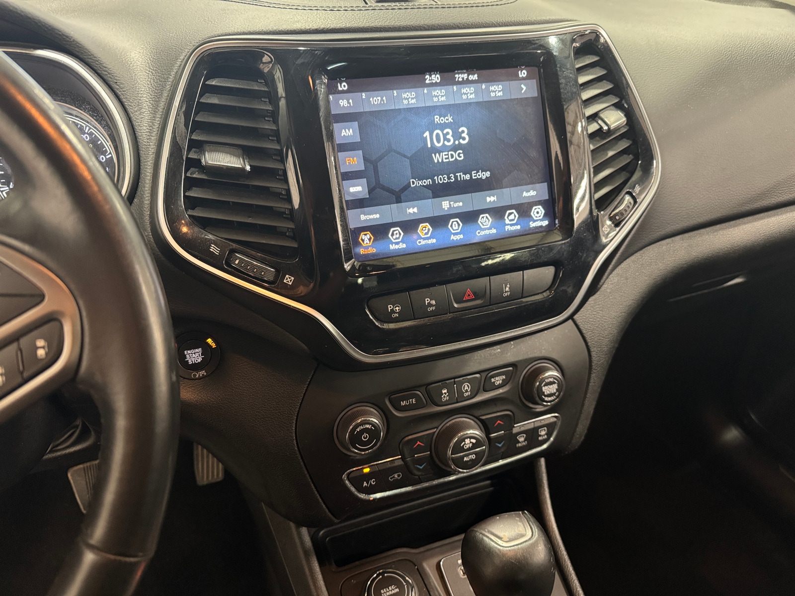 Thumbnail: 2021 Jeep Cherokee - 3