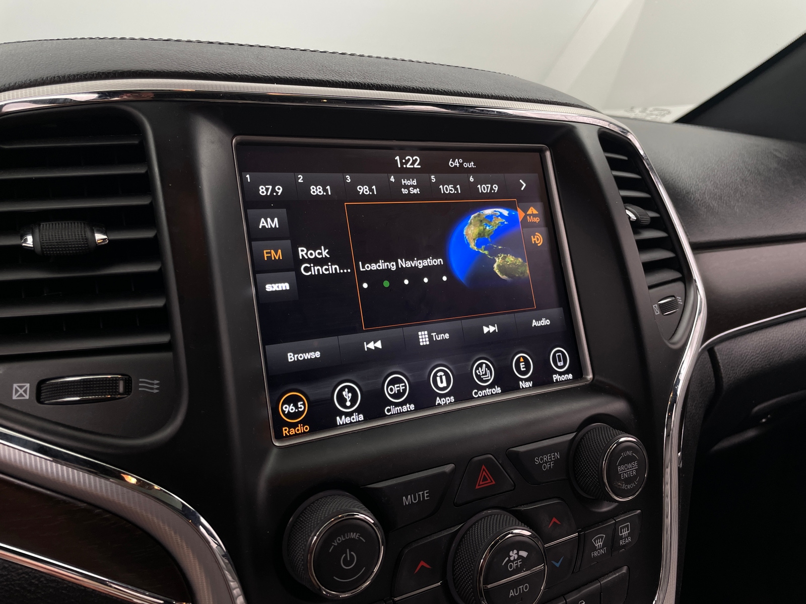 Thumbnail: 2018 Jeep Grand Cherokee - 3