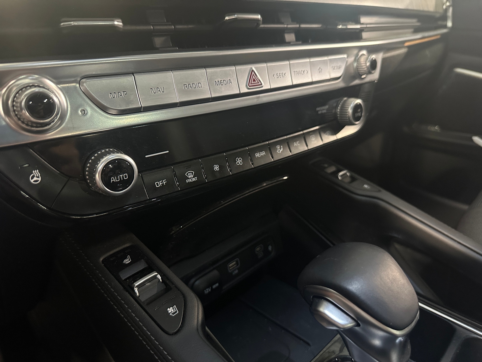 Thumbnail: 2023 Kia Telluride - 3
