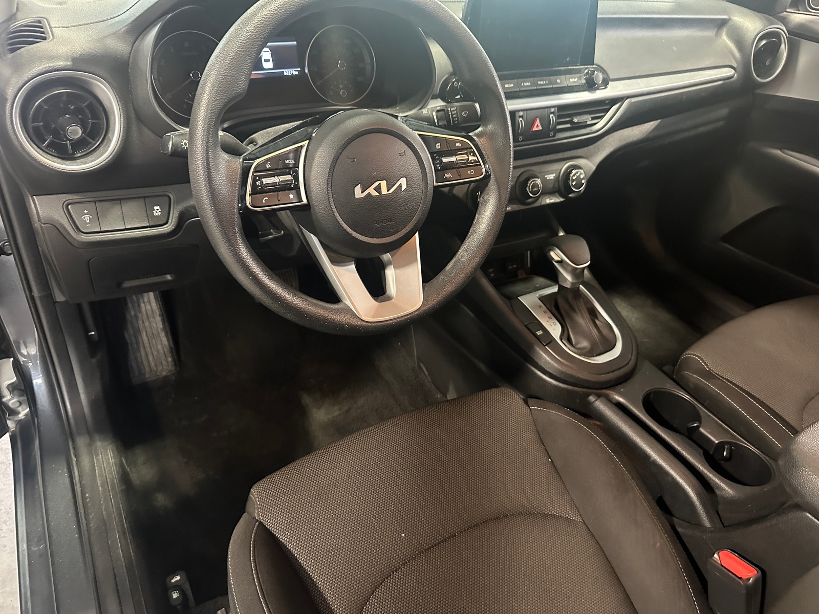 Thumbnail: 2023 Kia Forte - 3