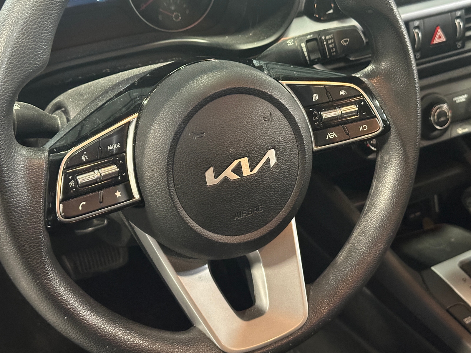Thumbnail: 2023 Kia Forte - 5