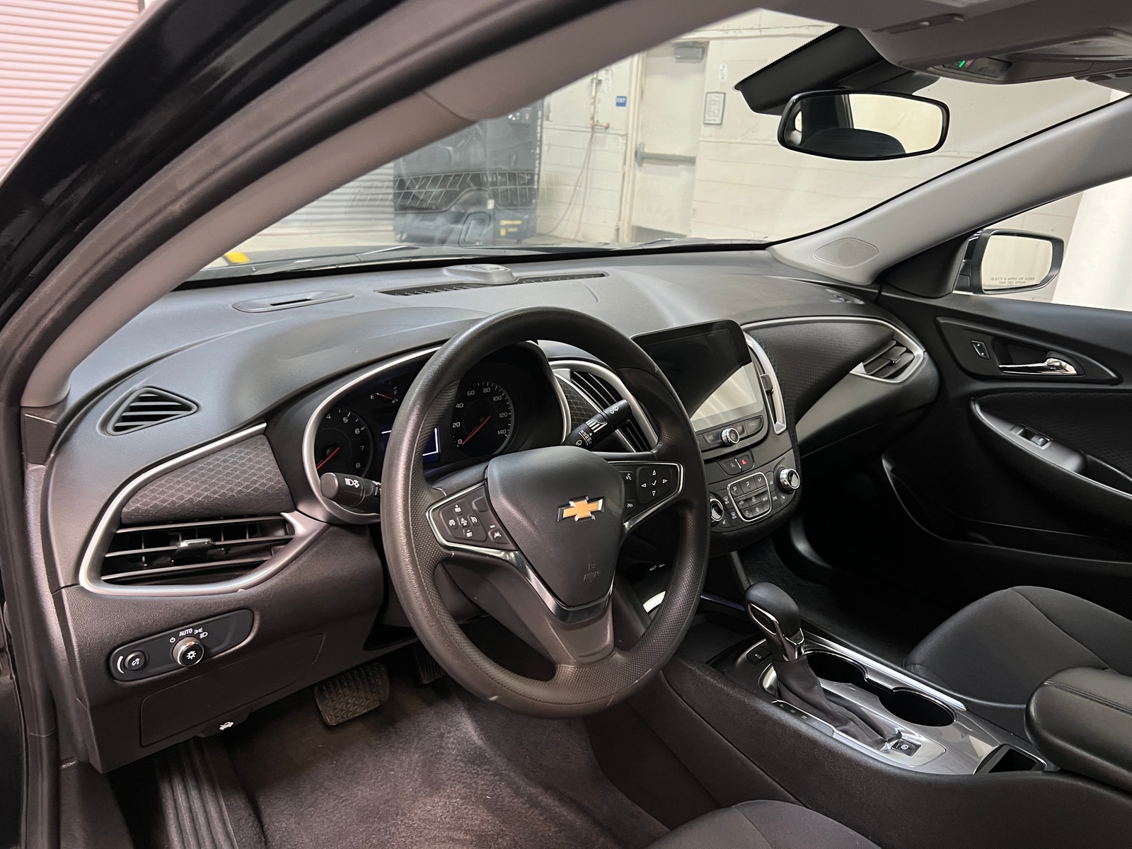 Thumbnail: 2024 Chevrolet Malibu - 3