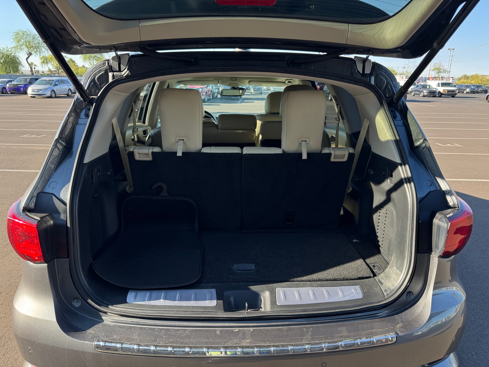 Thumbnail: 2019 INFINITI QX60 - 6