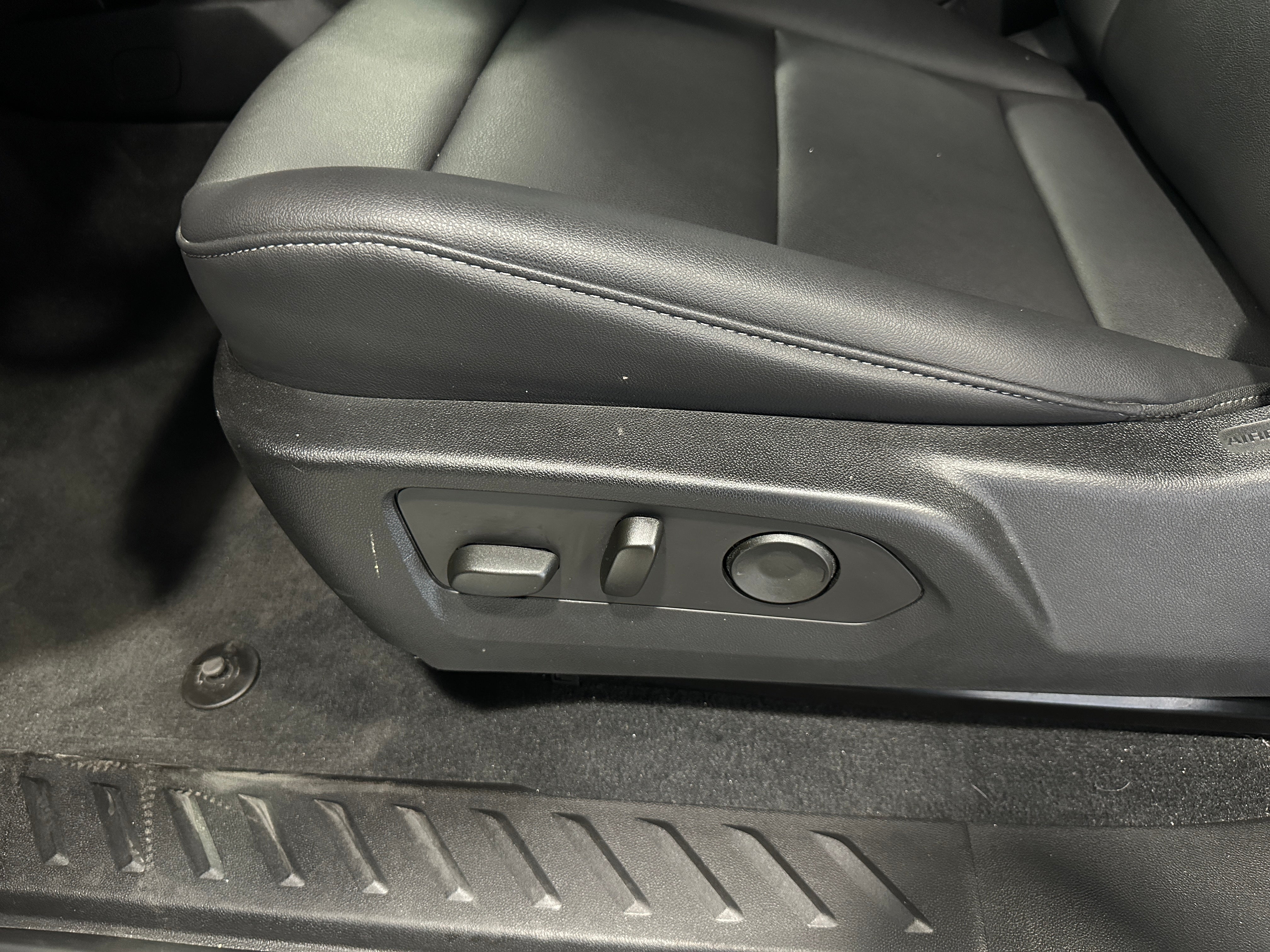 Image of 2023 Chevrolet Colorado Crew Cab LT 5 ft