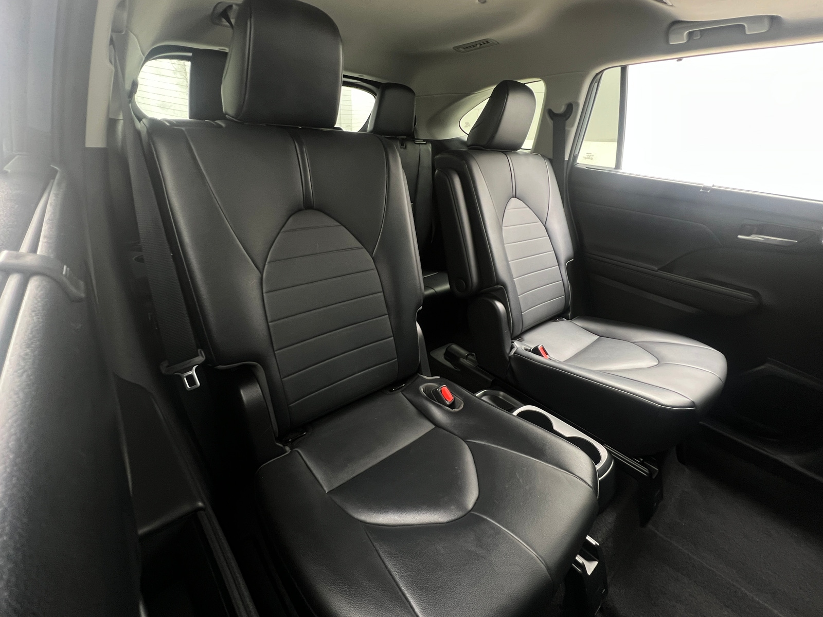 Thumbnail: 2021 Toyota Highlander - 5