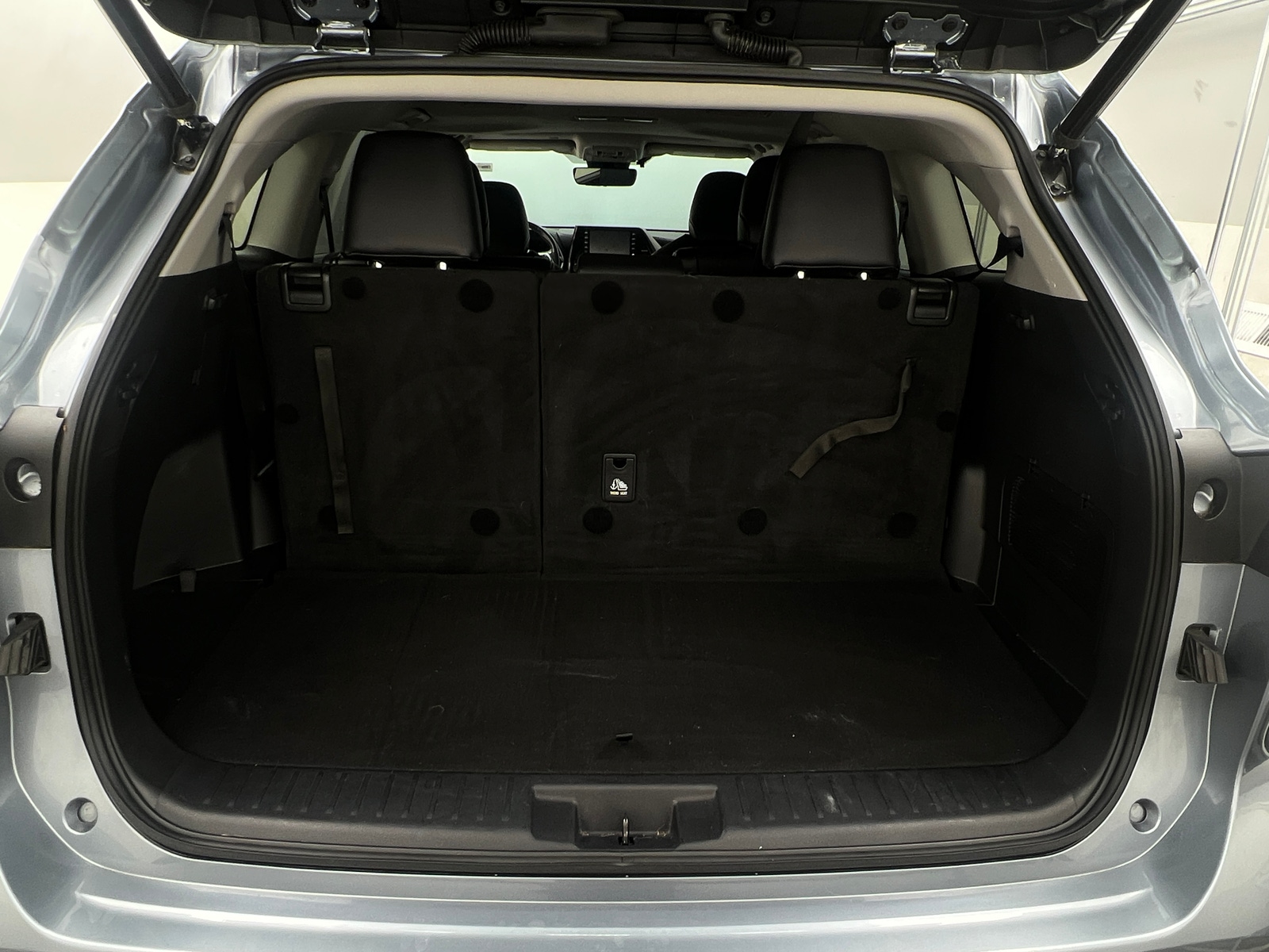 Thumbnail: 2021 Toyota Highlander - 6