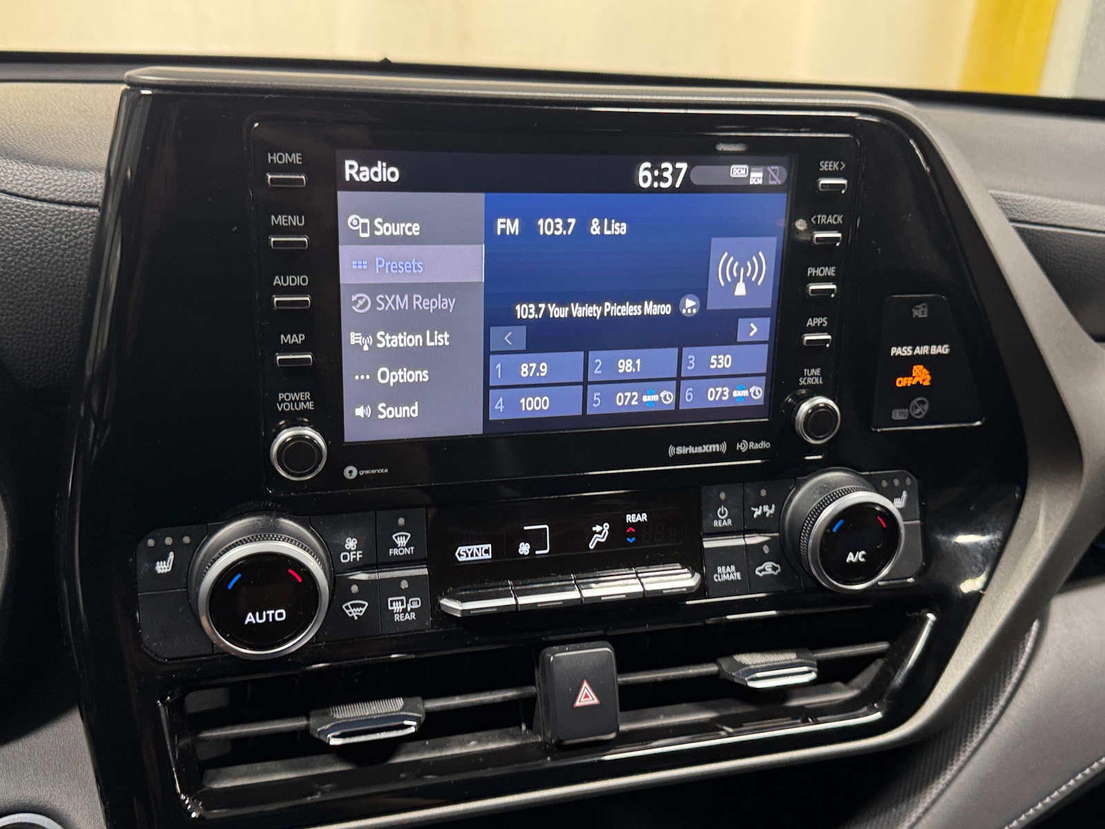 Thumbnail: 2021 Toyota Highlander - 3