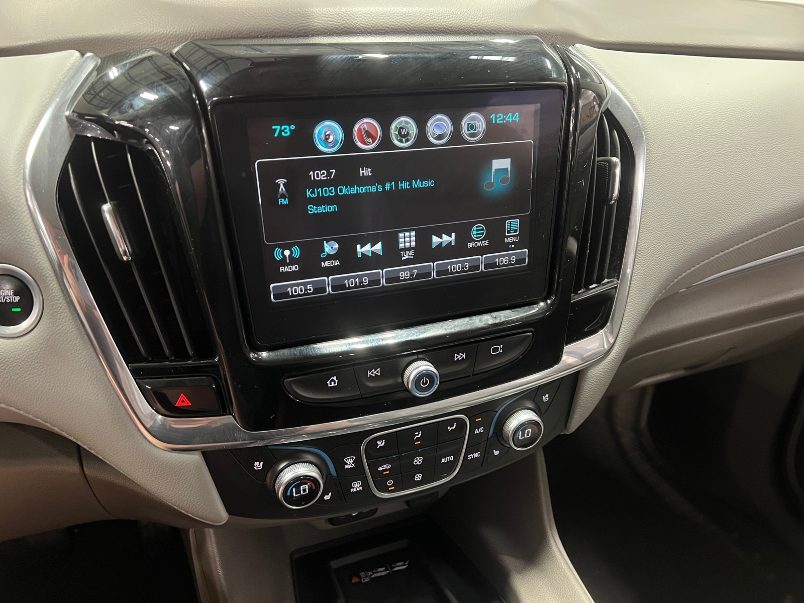 Thumbnail: 2018 Chevrolet Traverse - 3